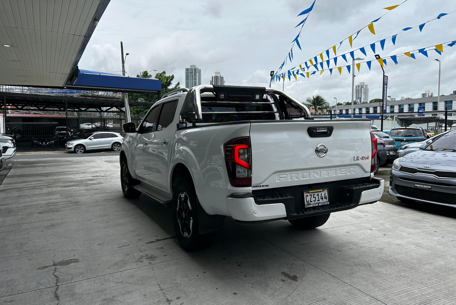 Nissan Frontier 2022 Automático color Blanco, Imagen #6