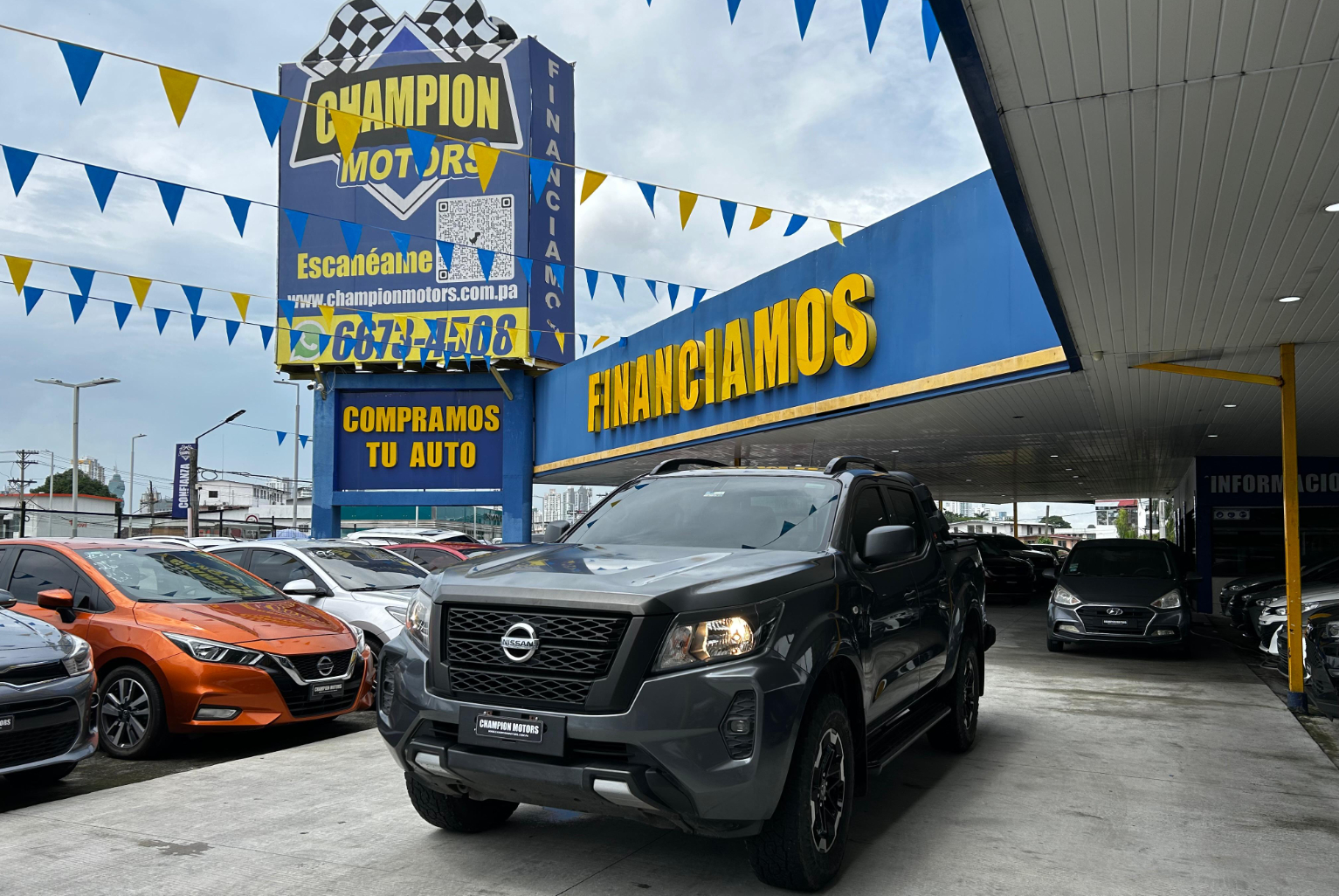 Nissan Frontier 2022 Manual color Gris, Imagen #1