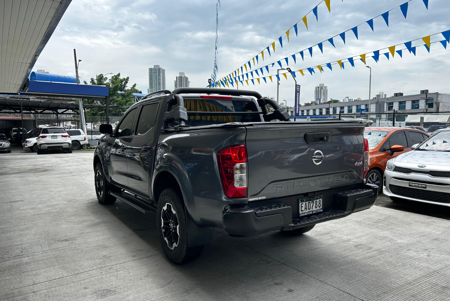 Nissan Frontier 2022 Manual color Gris, Imagen #6