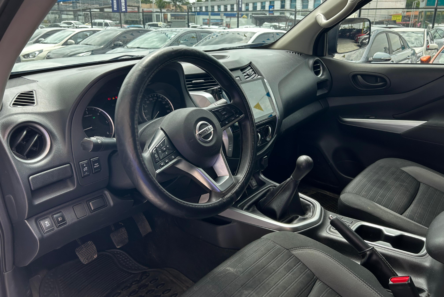 Nissan Frontier 2022 Manual color Gris, Imagen #7