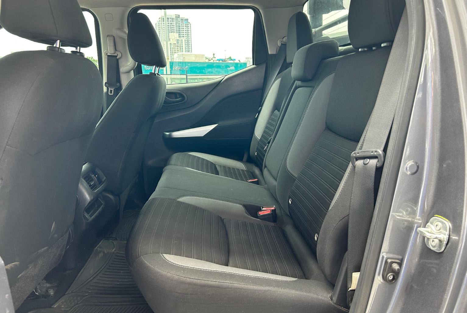 Nissan Frontier 2022 Manual color Gris, Imagen #10