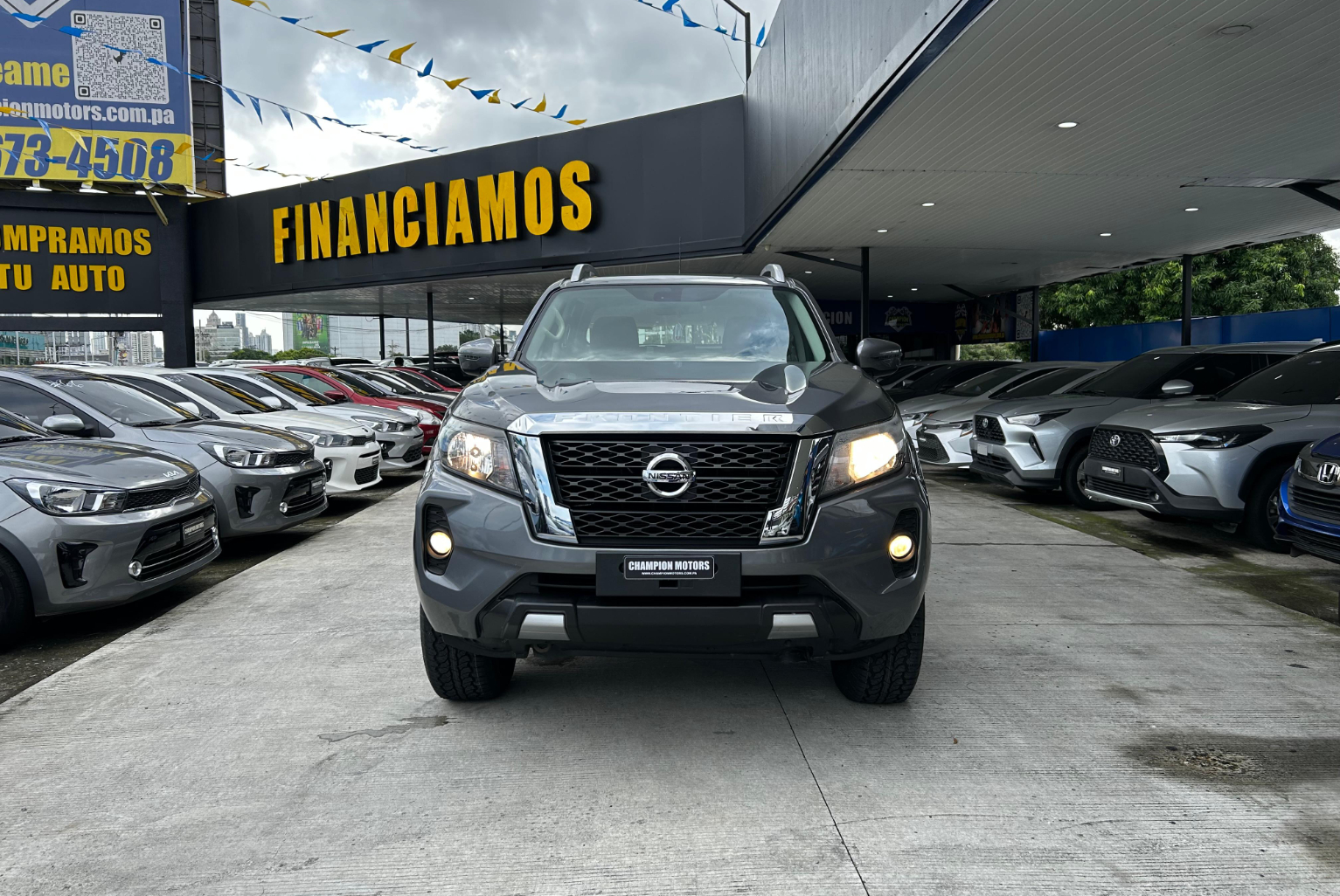 Nissan Frontier 2022 Automático color Gris, Imagen #2
