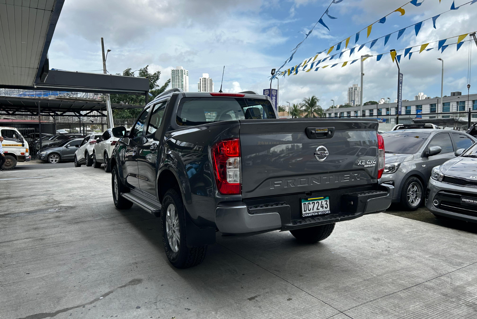 Nissan Frontier 2022 Automático color Gris, Imagen #6