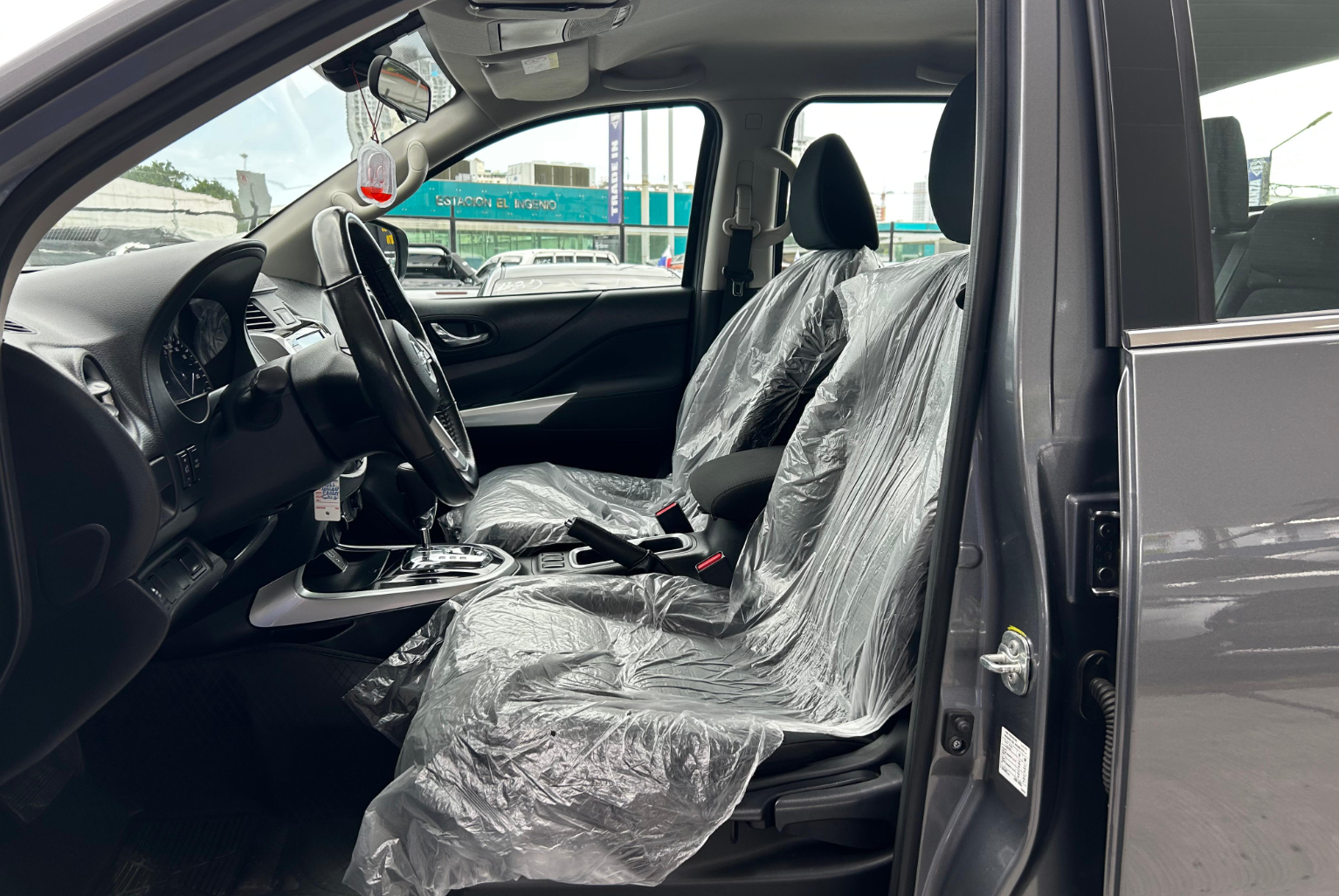 Nissan Frontier 2022 Automático color Gris, Imagen #7