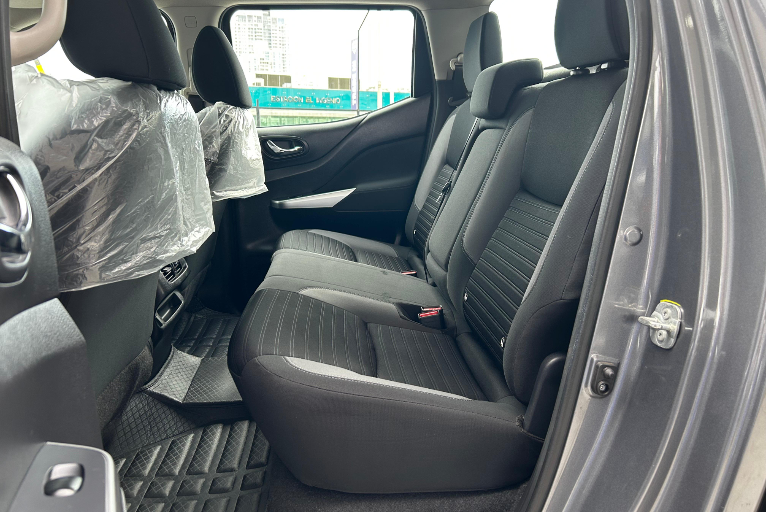 Nissan Frontier 2022 Automático color Gris, Imagen #10