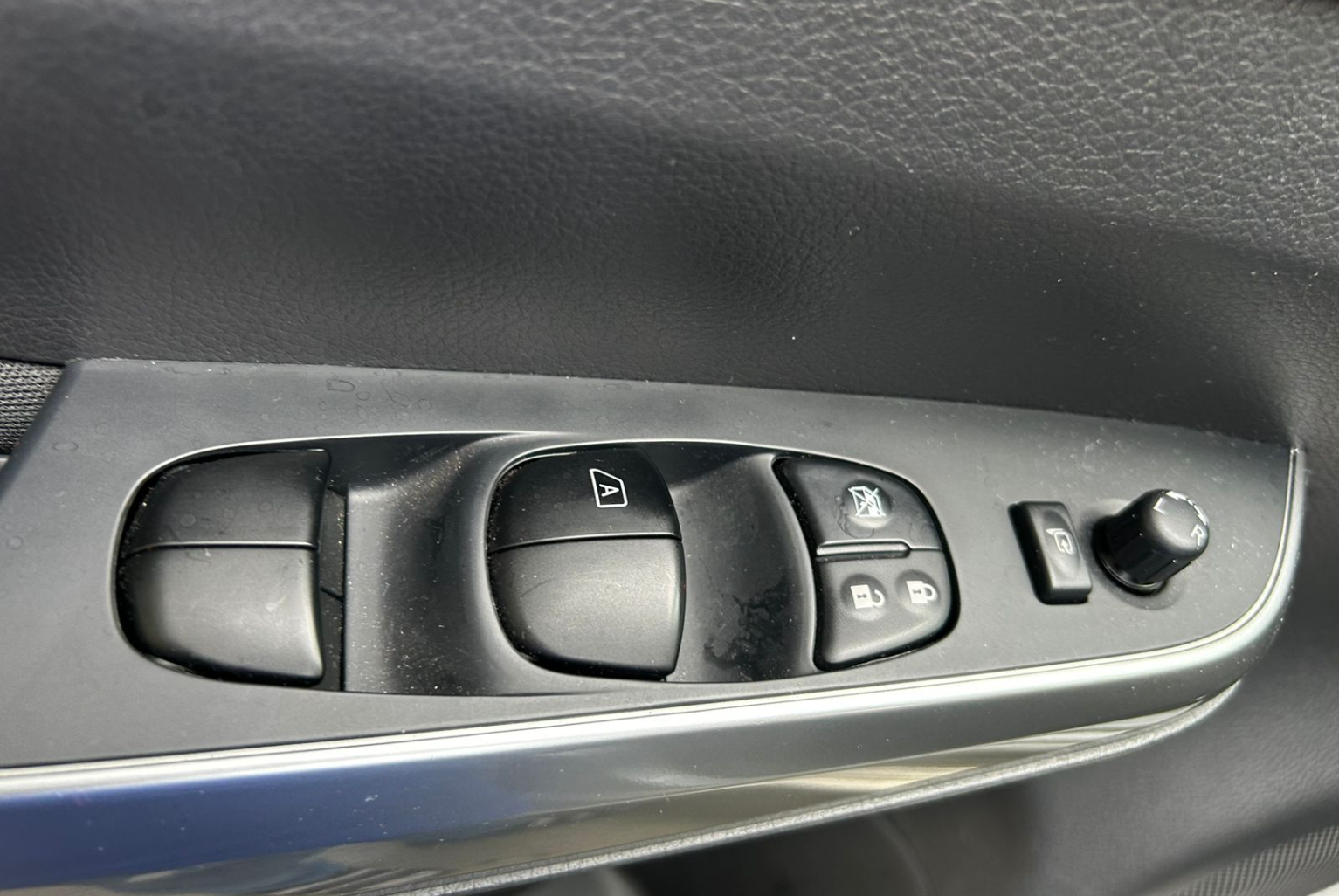 Nissan Frontier 2023 Automático color Plateado, Imagen #12