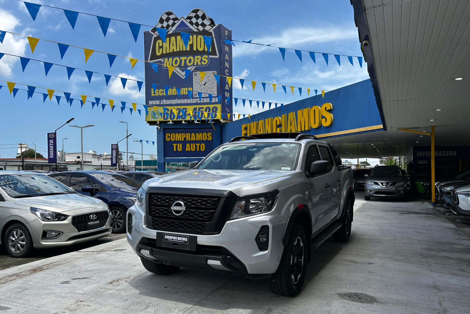 Nissan Frontier 2025 Automático color Plateado, Imagen #1