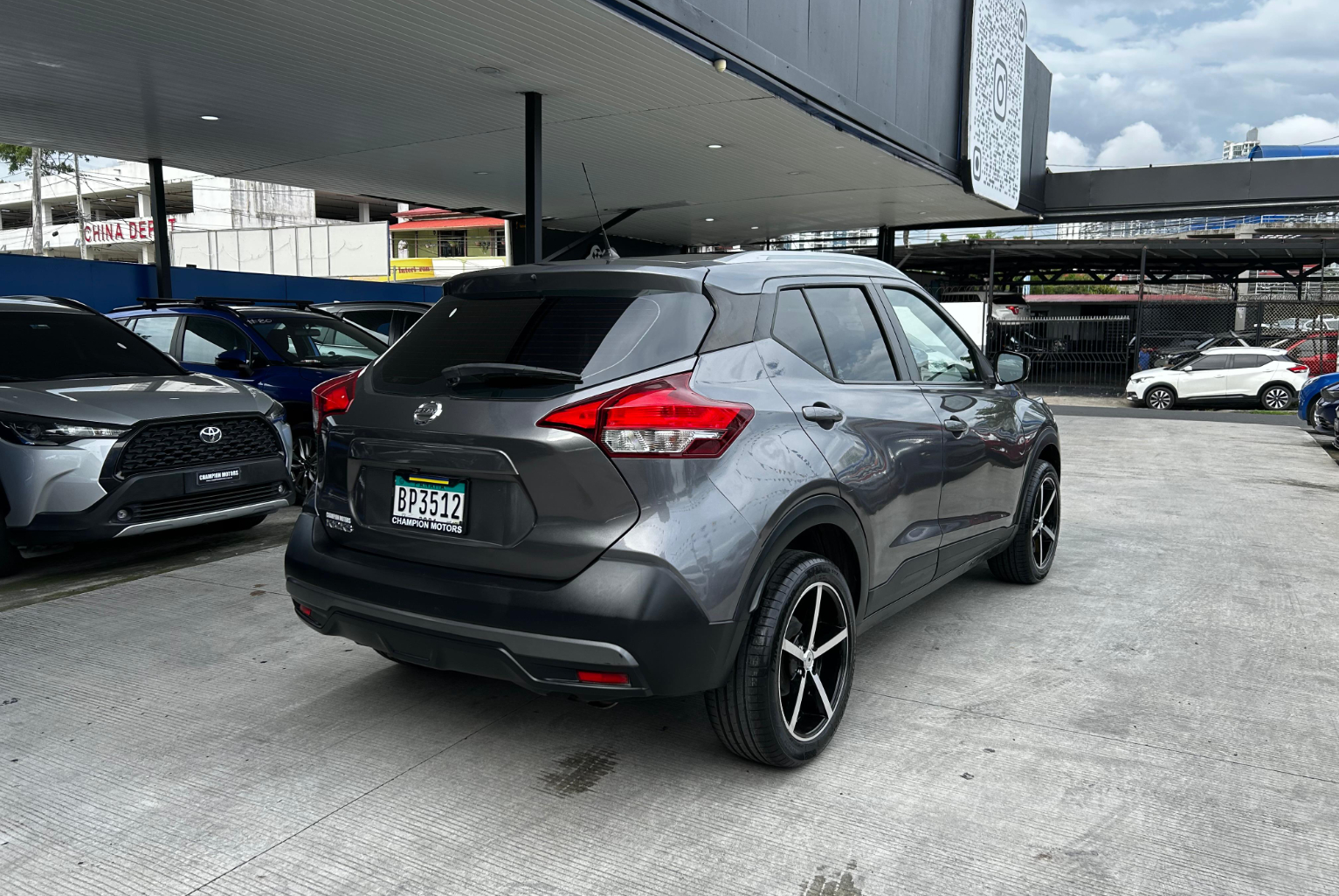 Nissan Kicks 2018 Manual color Gris, Imagen #4