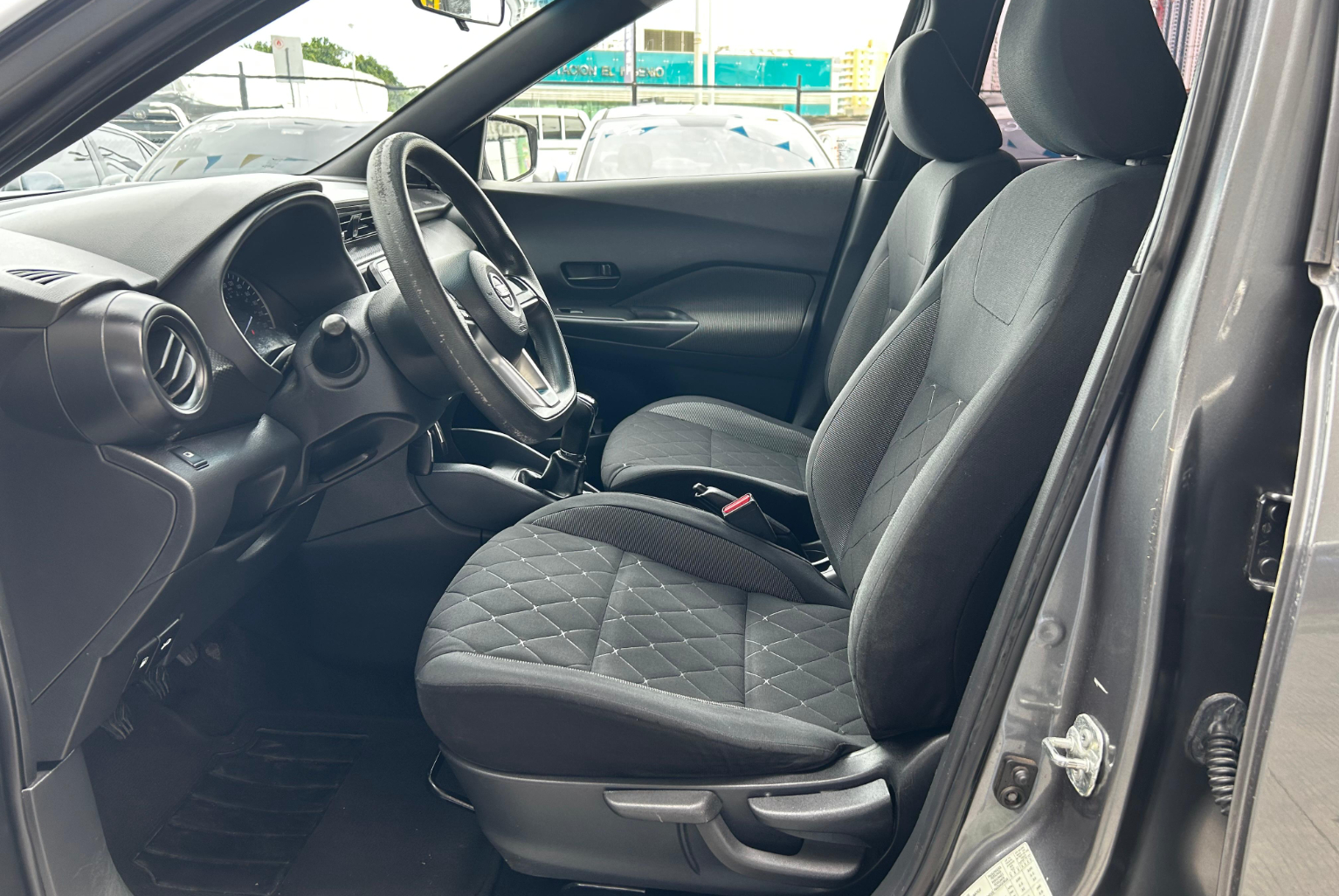 Nissan Kicks 2018 Manual color Gris, Imagen #7