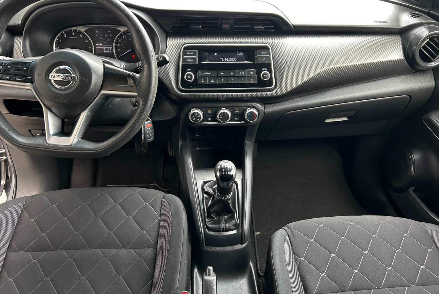 Nissan Kicks 2018 Manual color Gris, Imagen #8