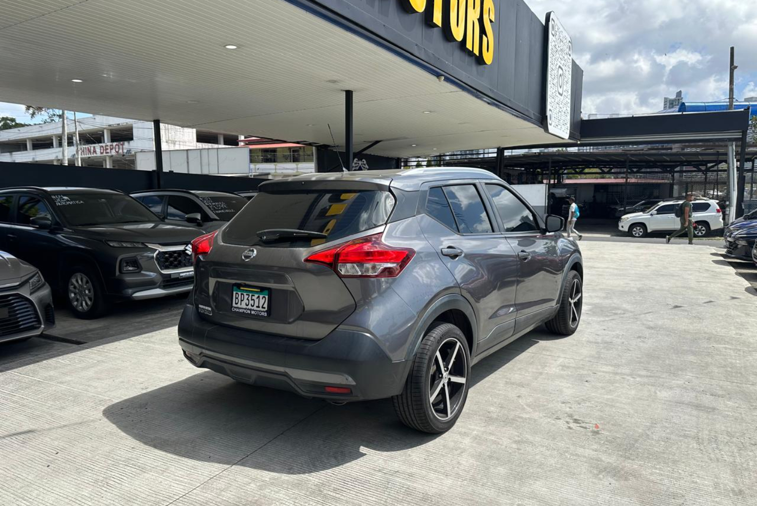 Nissan Kicks 2018 Manual color Gris, Imagen #4