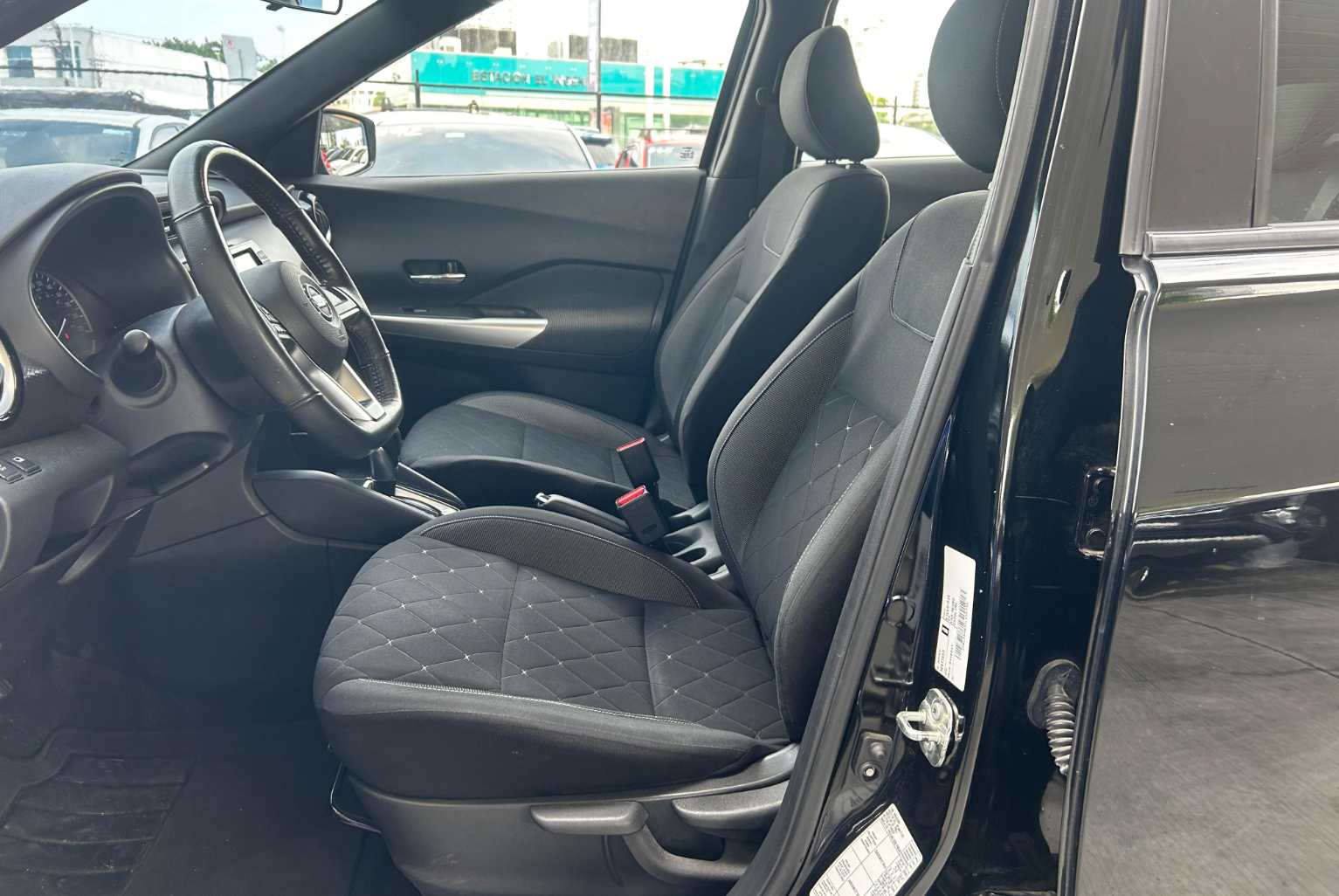Nissan Kicks 2020 Automático color Negro, Imagen #9