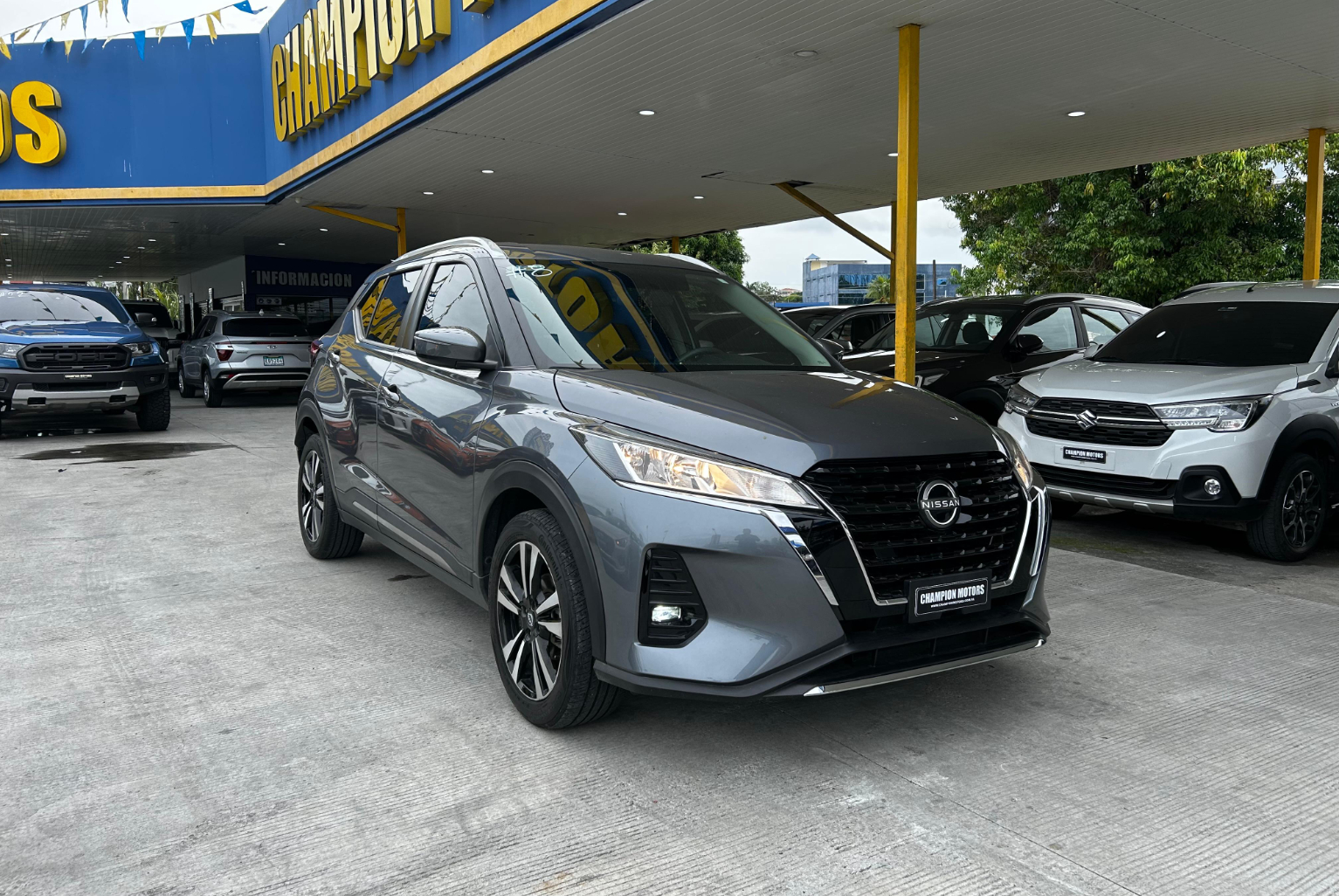 Nissan Kicks 2023 Automático color Gris, Imagen #3