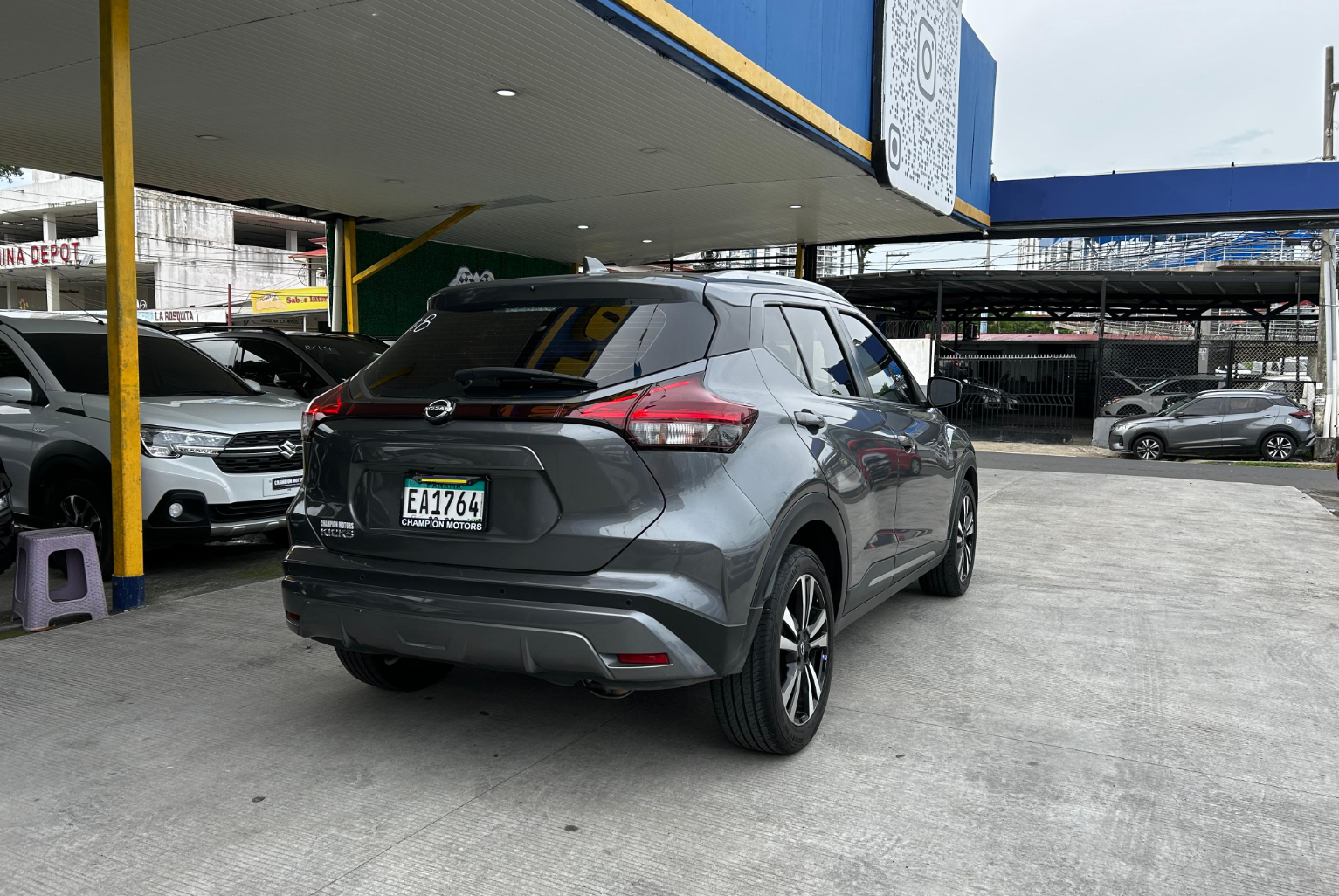 Nissan Kicks 2023 Automático color Gris, Imagen #4