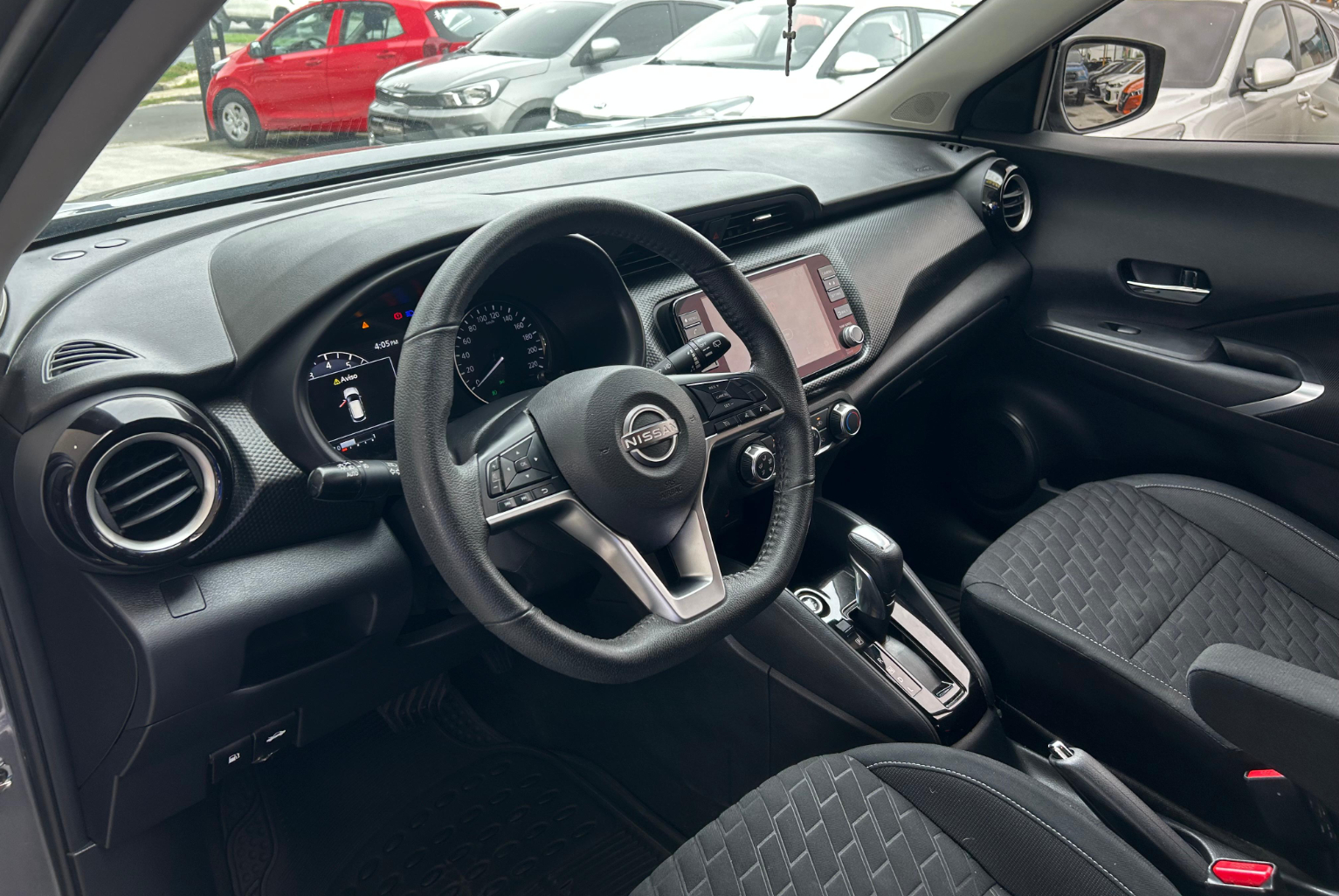 Nissan Kicks 2023 Automático color Gris, Imagen #9