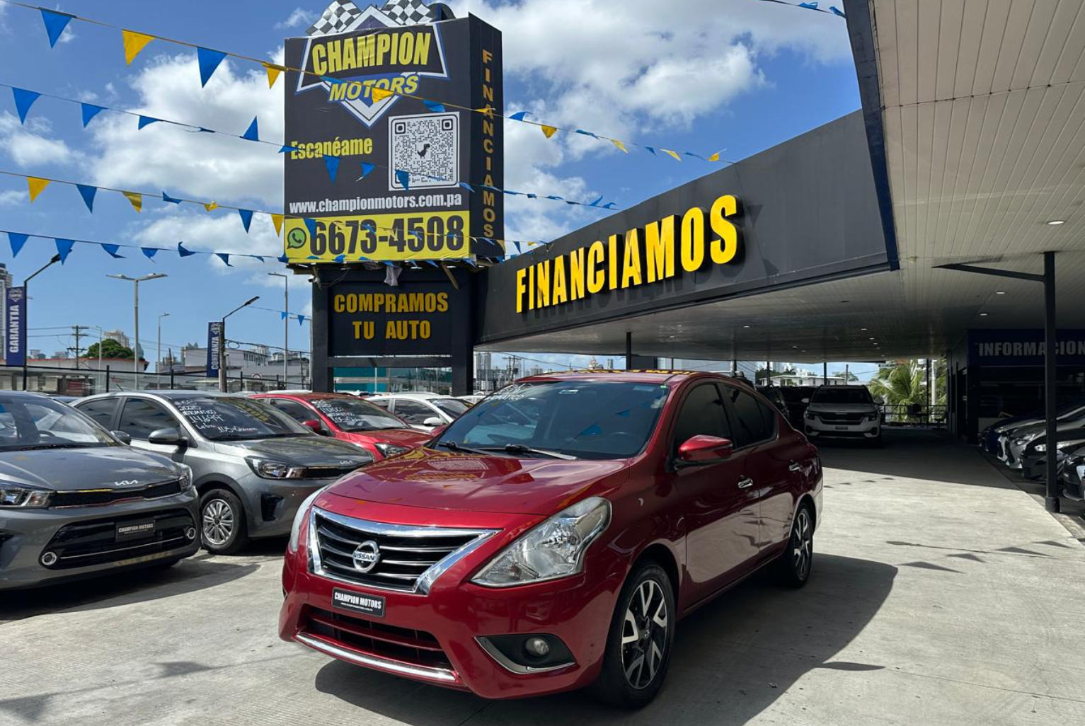 Nissan Versa 2017 Automático color Rojo, Imagen #1