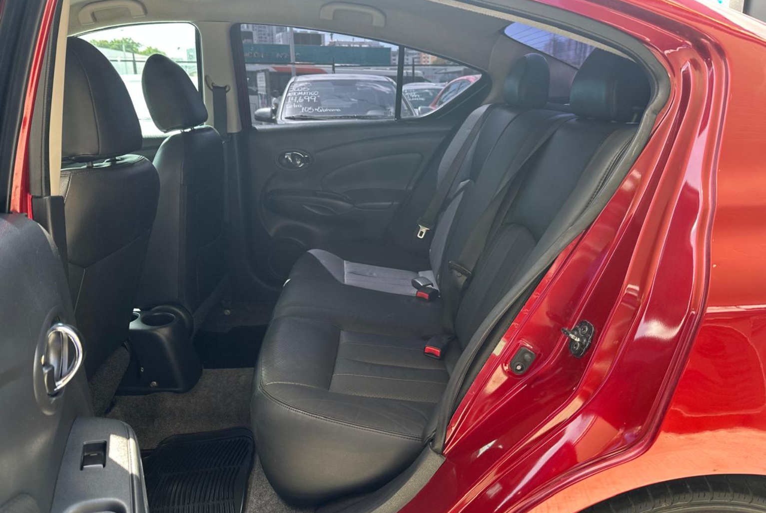 Nissan Versa 2017 Automático color Rojo, Imagen #10