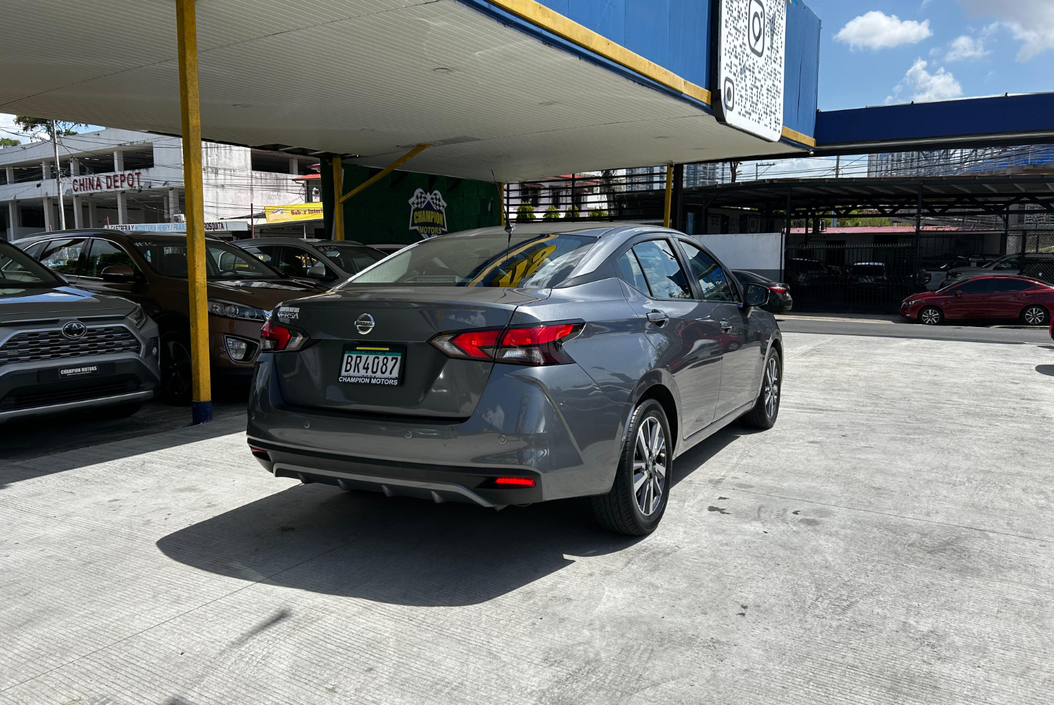 Nissan Versa 2020 Automático color Gris, Imagen #4