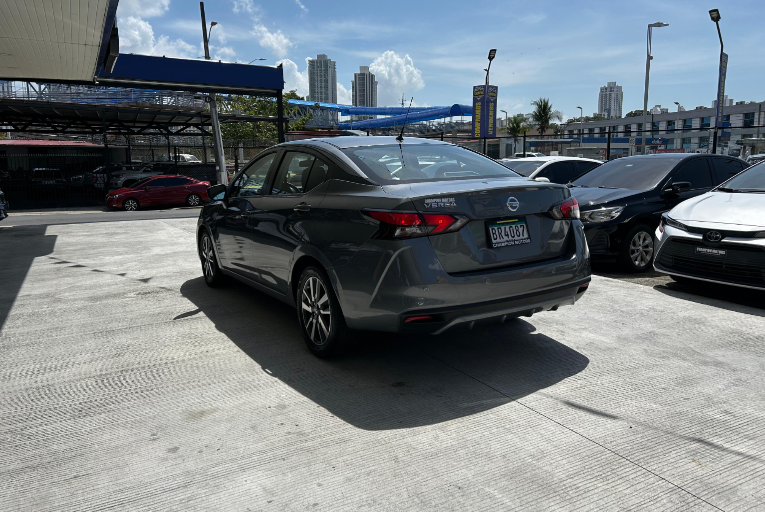 Nissan Versa 2020 Automático color Gris, Imagen #6