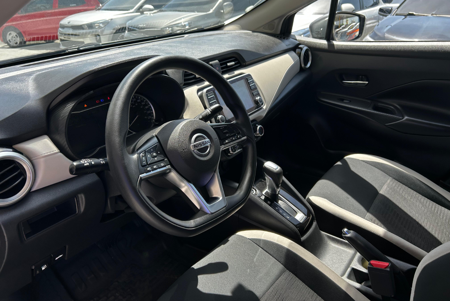 Nissan Versa 2020 Automático color Gris, Imagen #9