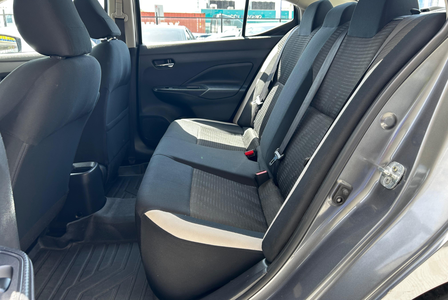 Nissan Versa 2020 Automático color Gris, Imagen #10