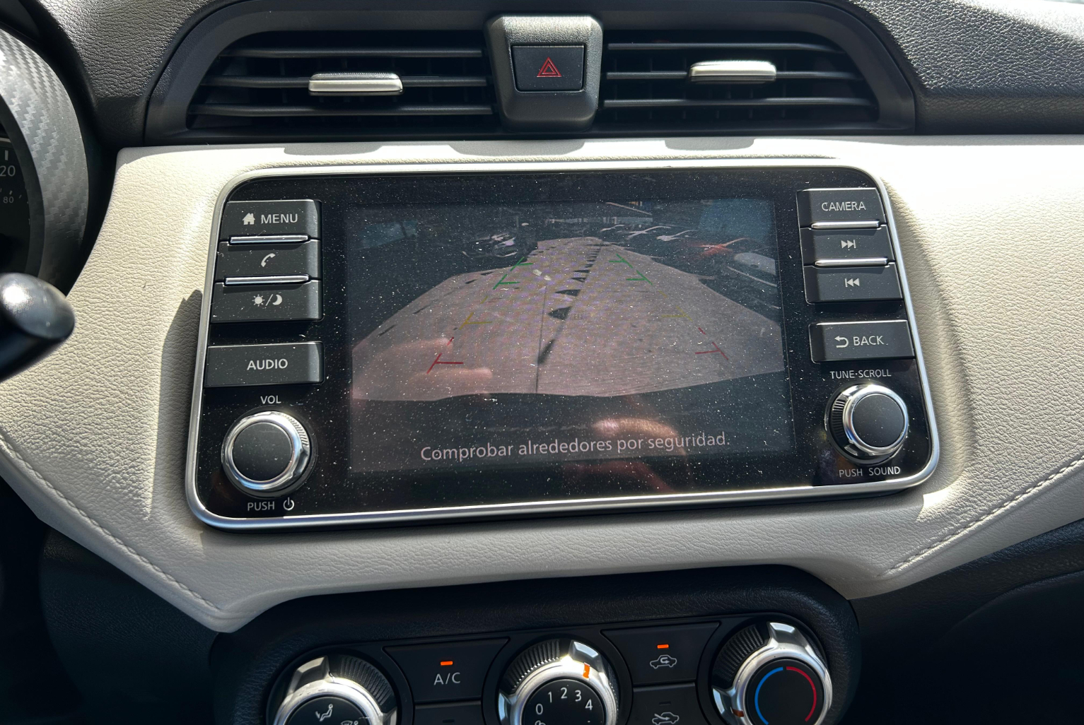 Nissan Versa 2020 Automático color Gris, Imagen #11