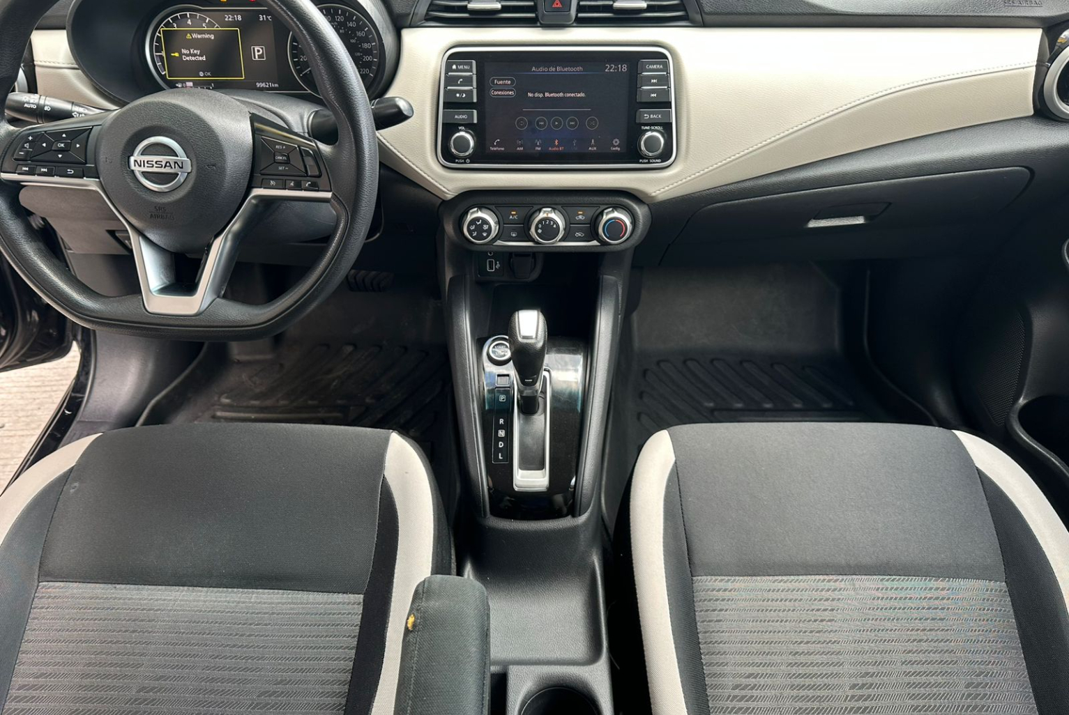 Nissan Versa 2020 Automático color Negro, Imagen #10