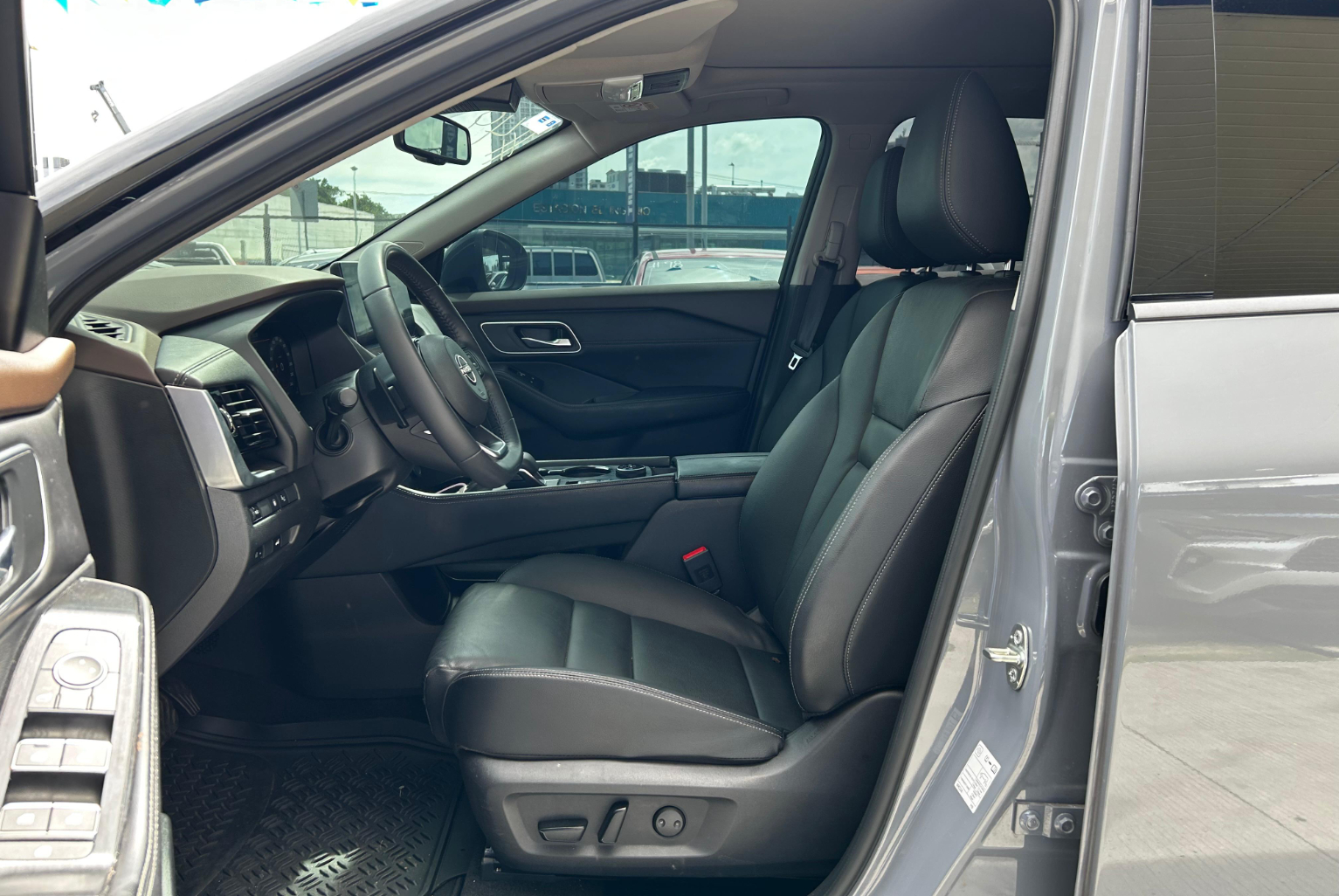 Nissan X-Trail 2026 Automático color Gris, Imagen #9