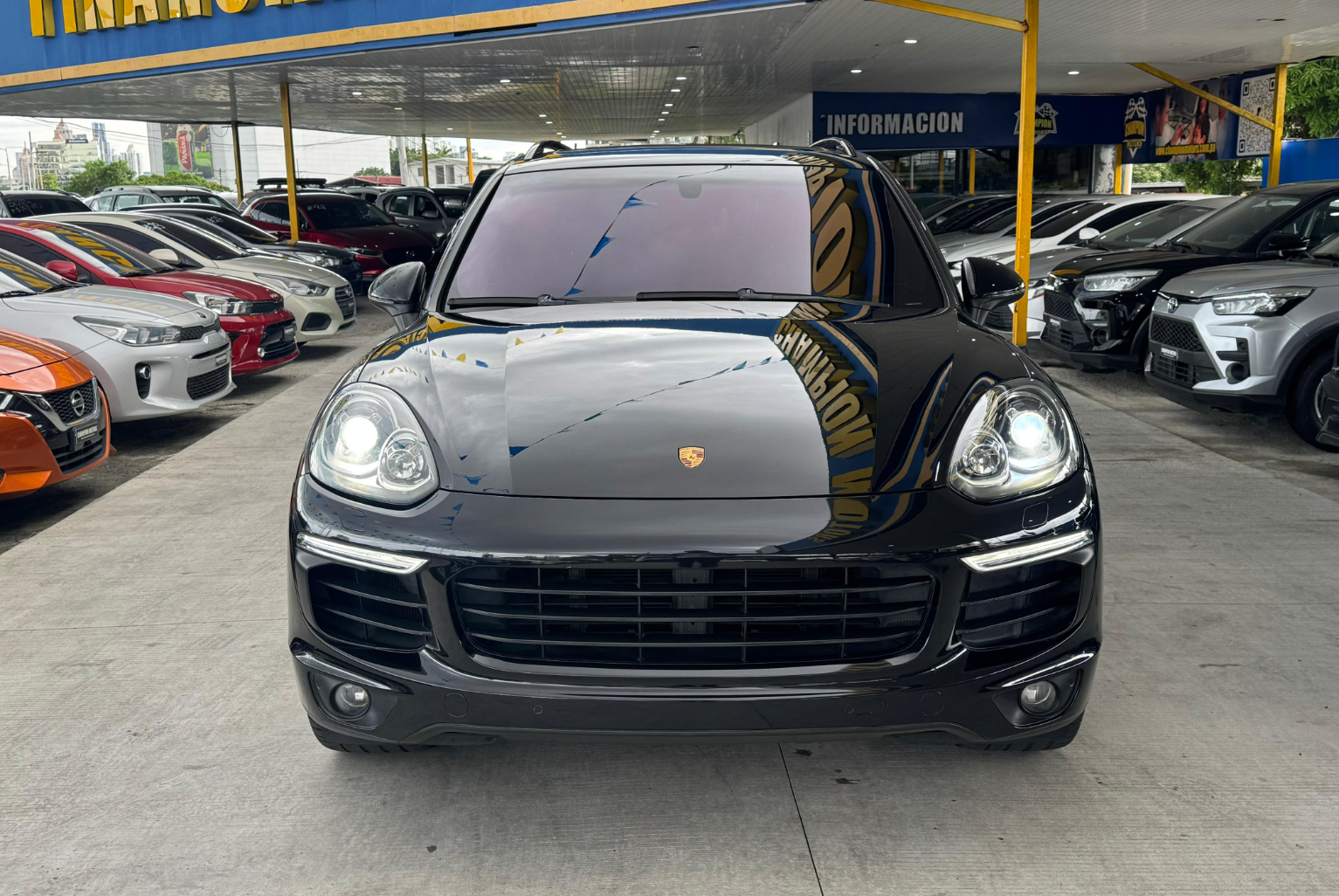 Porsche Cayenne 2015 Automático color Negro, Imagen #2