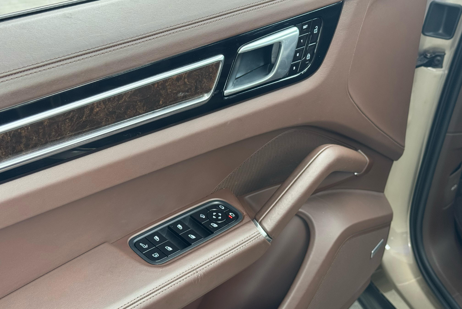 Porsche Cayenne 2019 Automático color Beige, Imagen #10