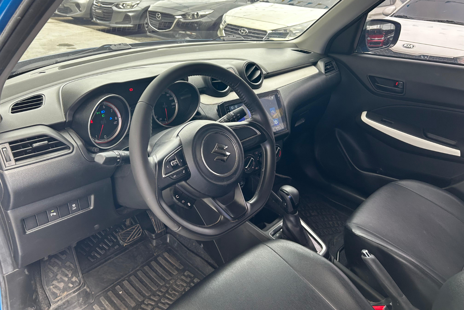Suzuki Swift 2024 Automático color Azul, Imagen #7