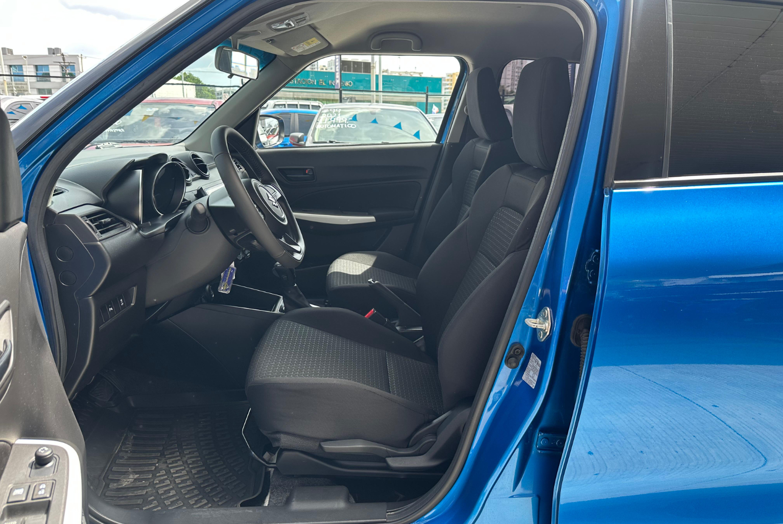 Suzuki Swift 2024 Automático color Azul, Imagen #7