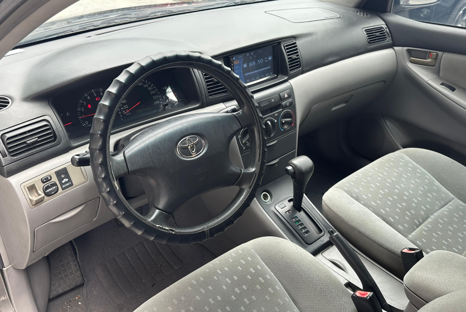 Toyota Corolla 2005 Automático color Gris, Imagen #8