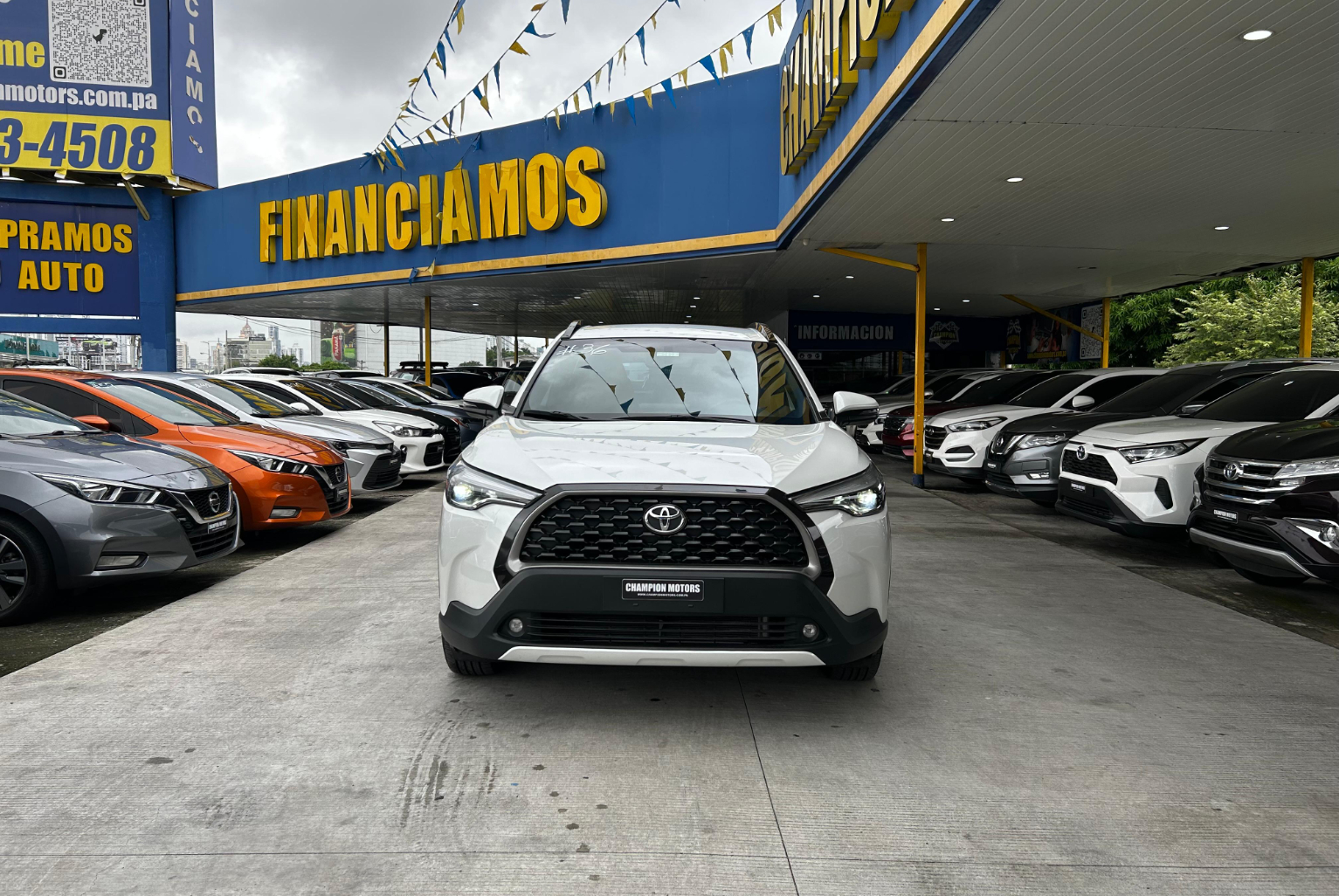 Toyota Corolla 2023 Automático color Blanco, Imagen #2