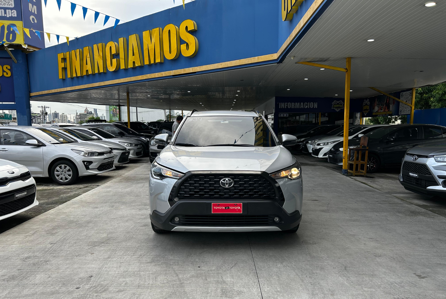 Toyota Corolla Cross 2022 Automático color Plateado, Imagen #2