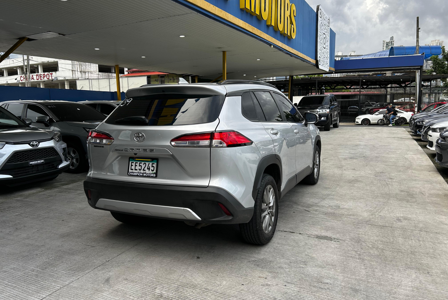 Toyota Corolla Cross 2022 Automático color Plateado, Imagen #4