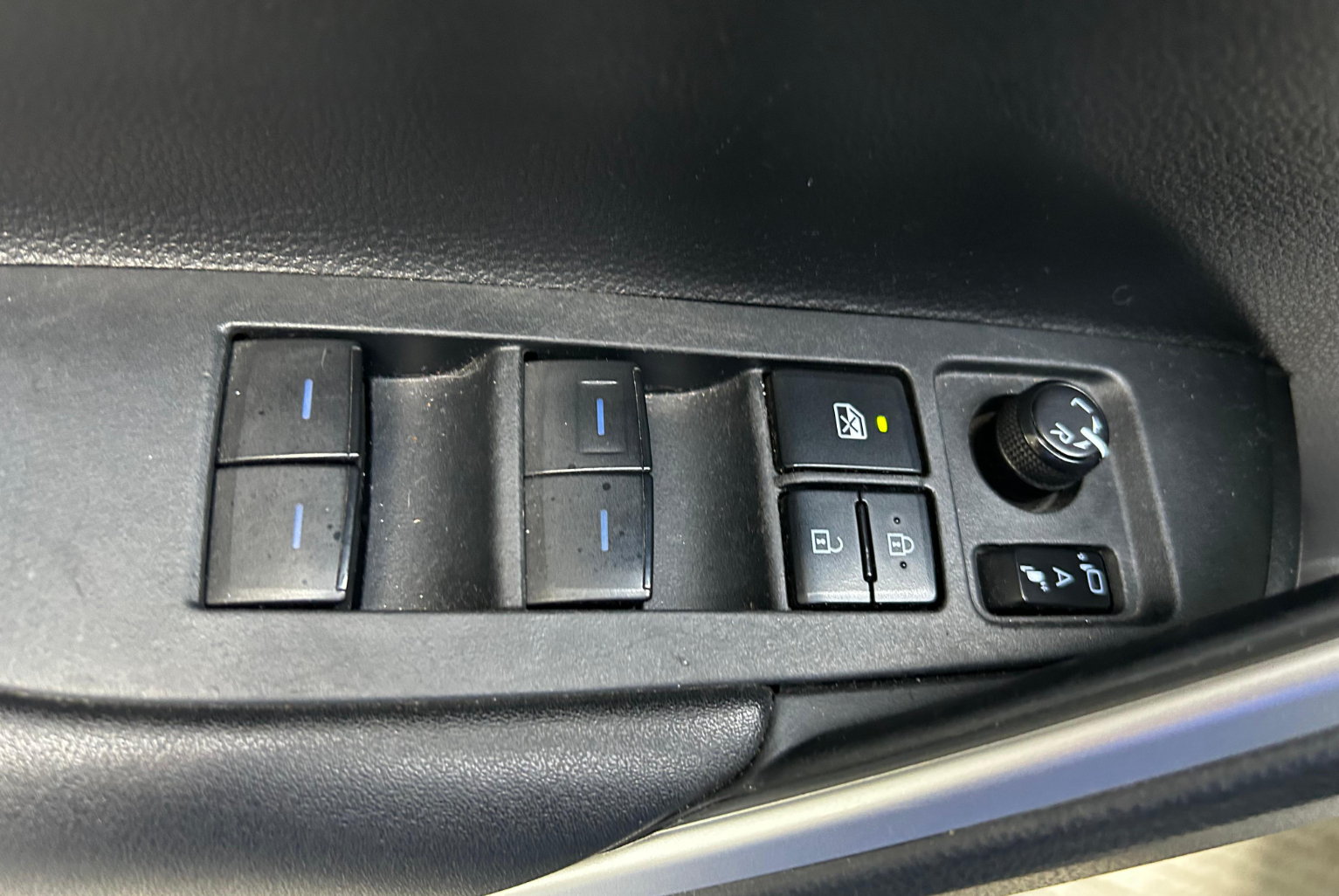 Toyota Corolla Cross 2022 Automático color Plateado, Imagen #13