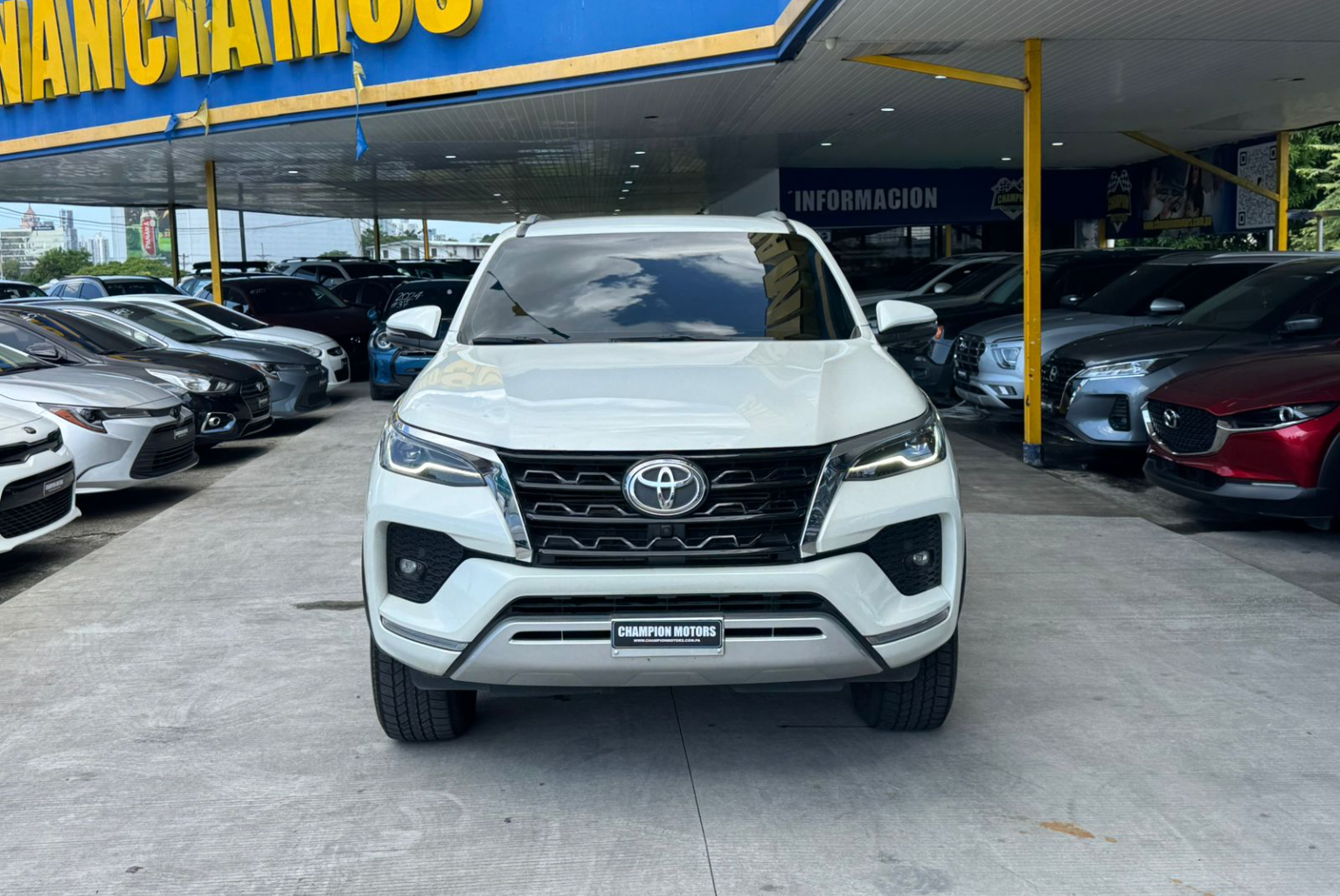 Toyota Fortuner 2023 Automático color Blanco, Imagen #2
