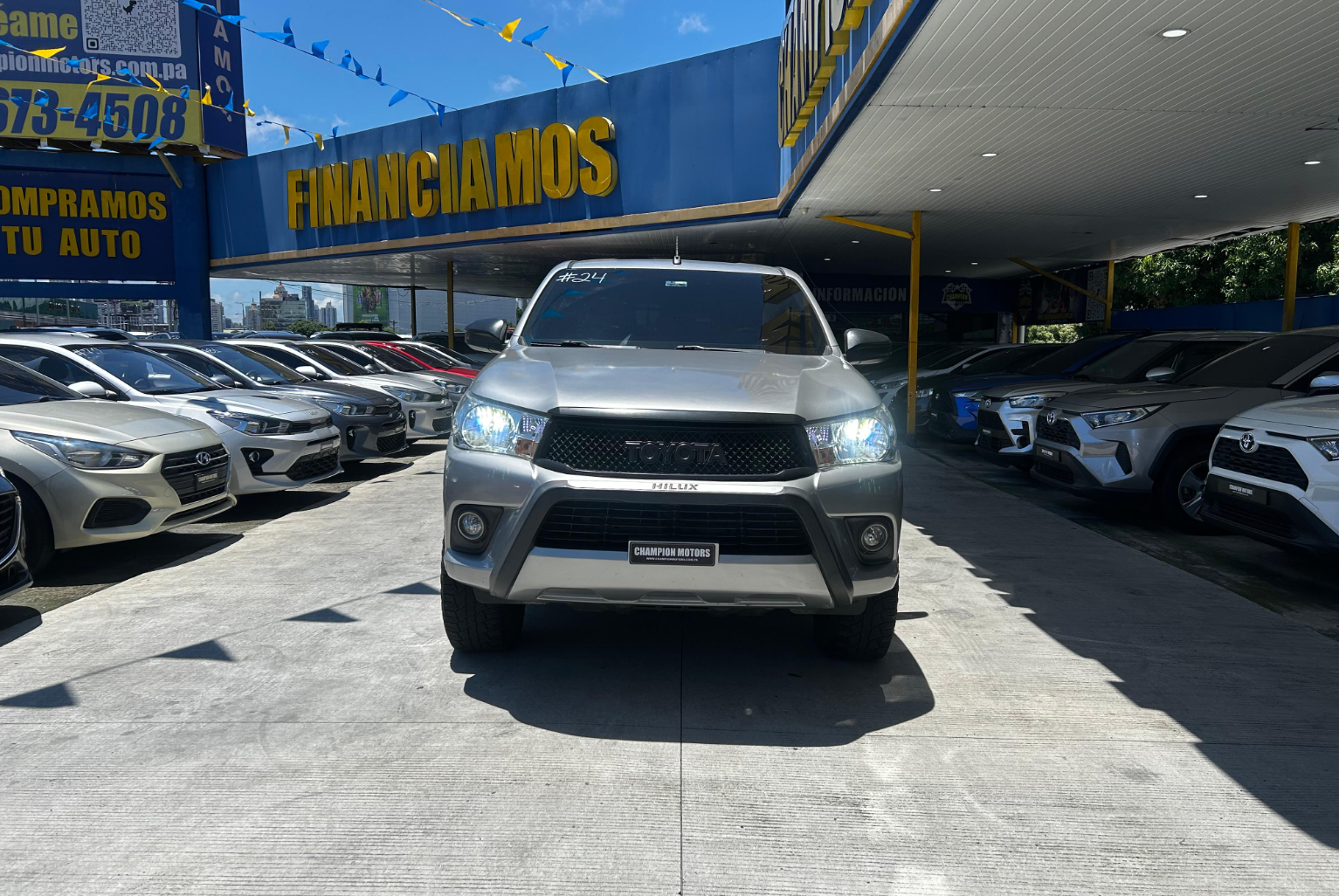 Toyota Hilux 2017 Manual color Plateado, Imagen #2