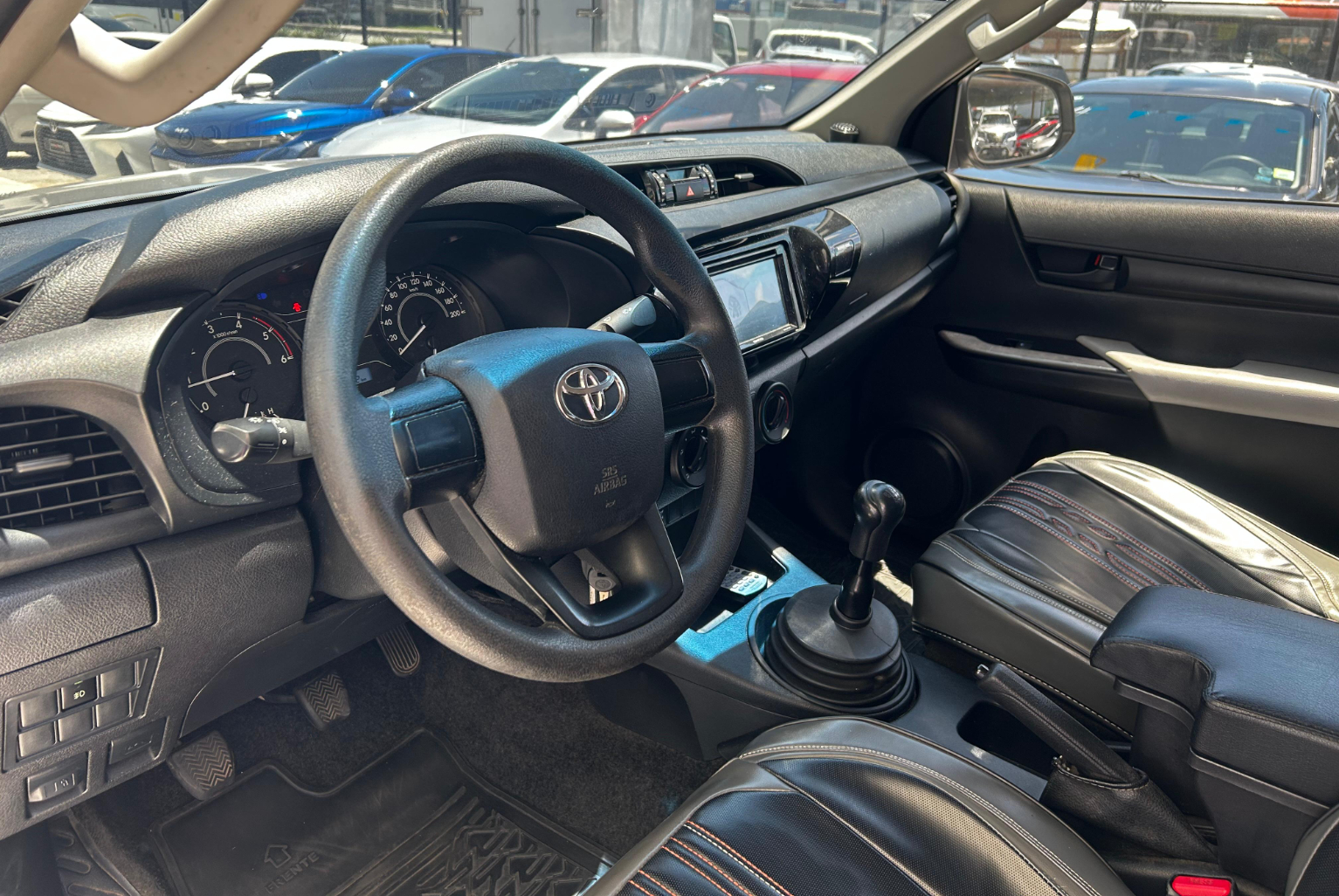 Toyota Hilux 2017 Manual color Plateado, Imagen #7