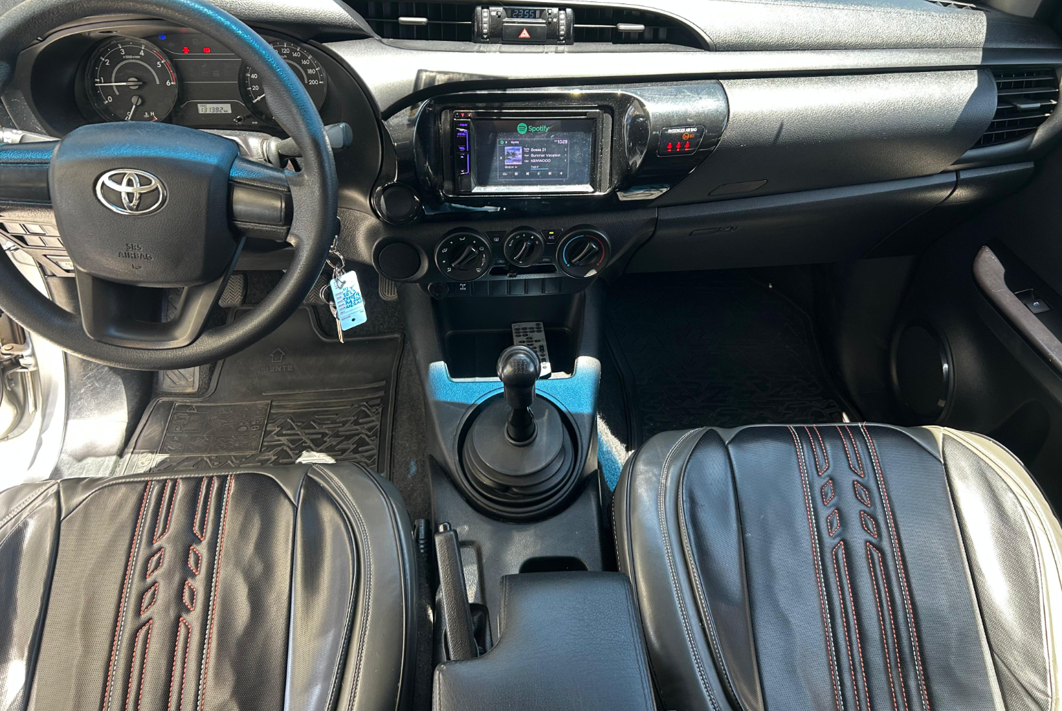 Toyota Hilux 2017 Manual color Plateado, Imagen #8