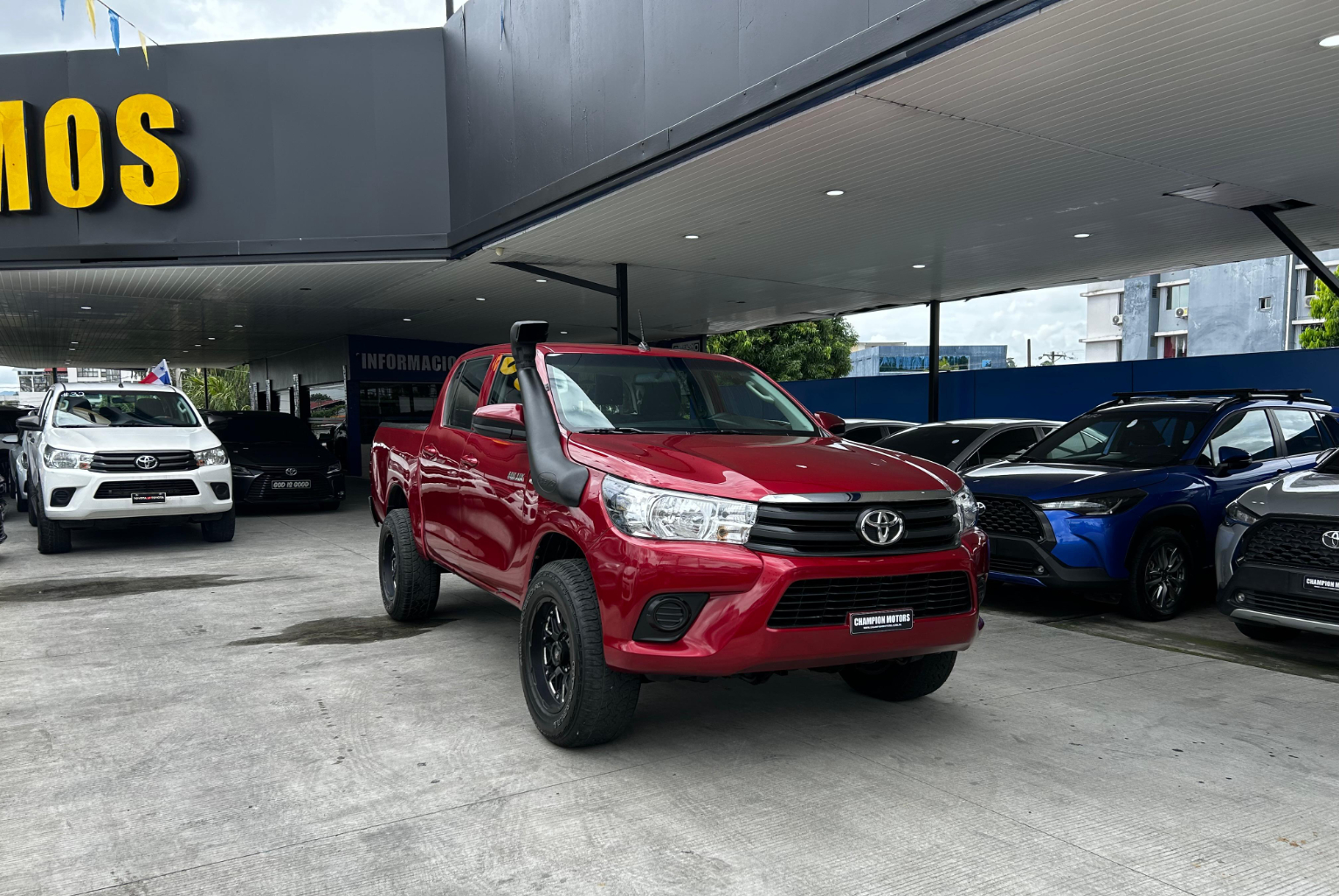 Toyota Hilux 2016 Manual color Rojo, Imagen #3