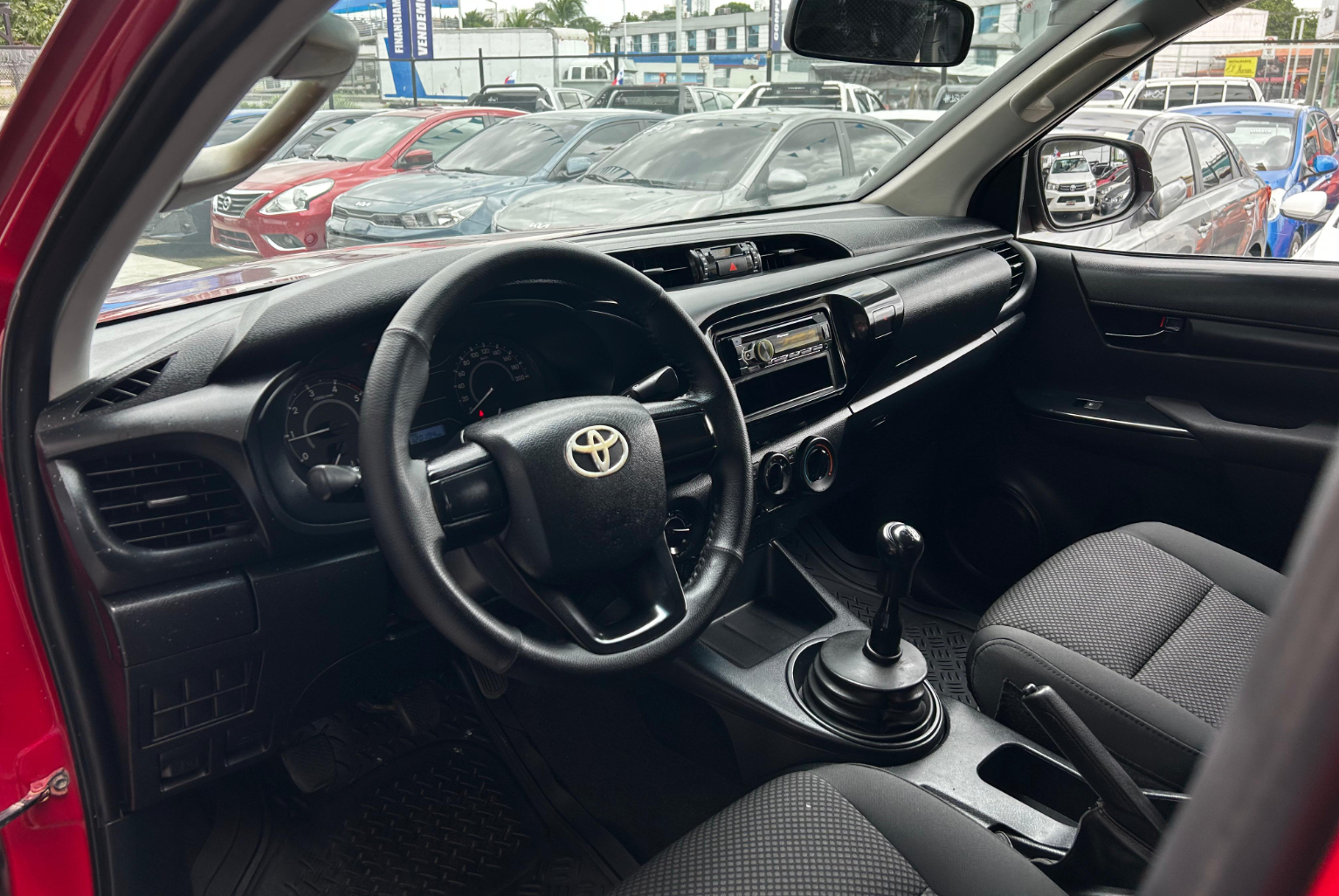 Toyota Hilux 2016 Manual color Rojo, Imagen #7