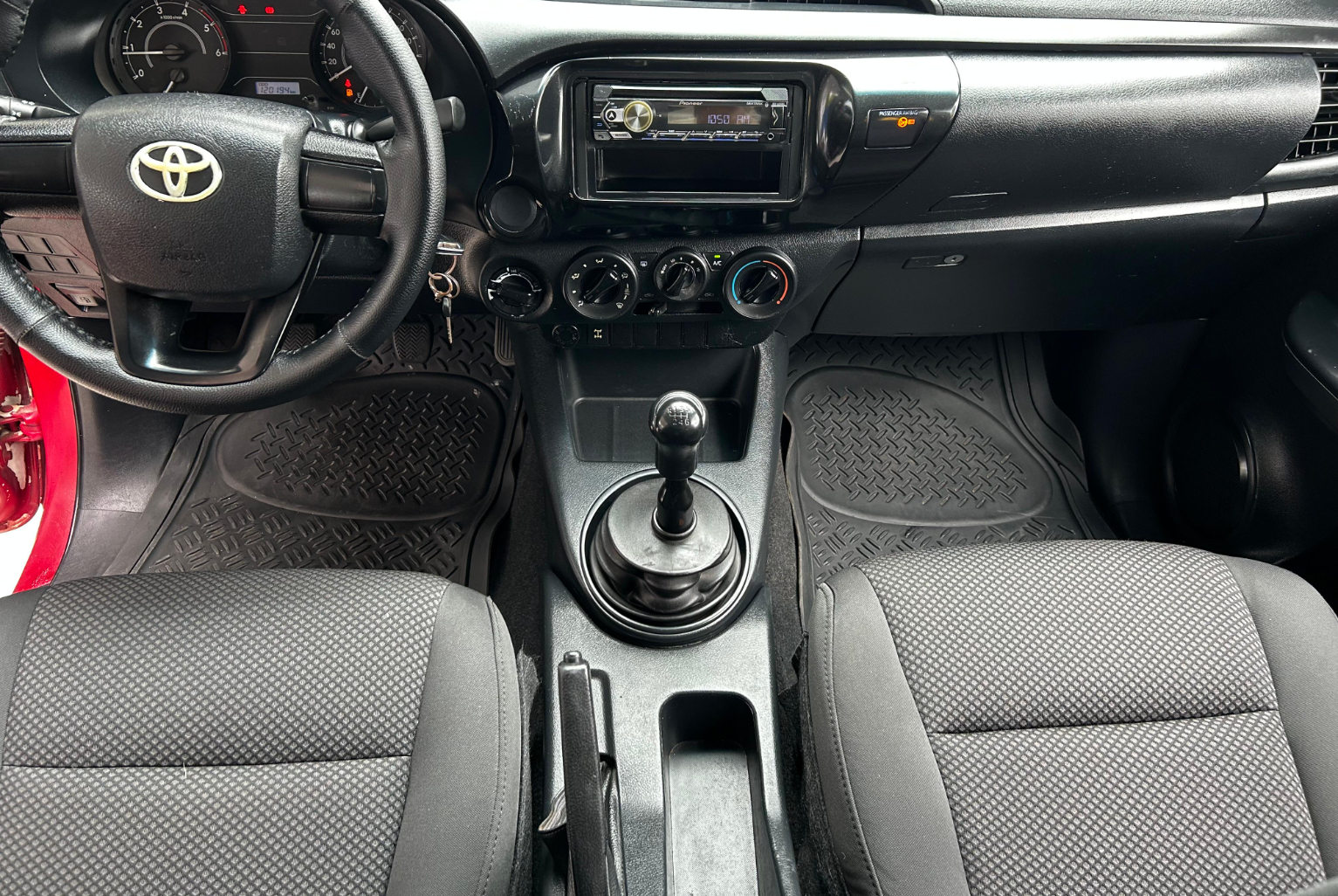 Toyota Hilux 2016 Manual color Rojo, Imagen #9