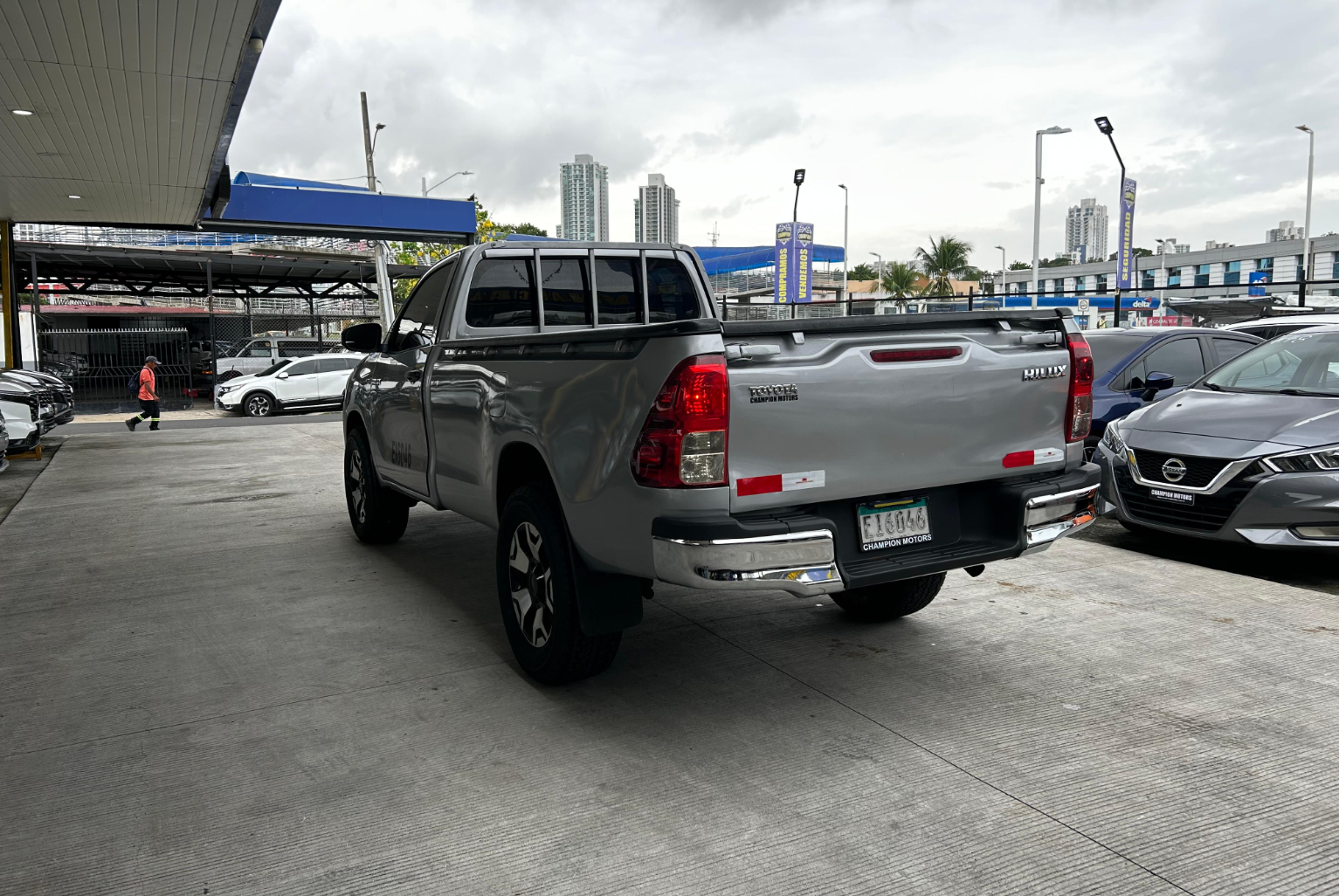 Toyota Hilux 2023 Manual color Plateado, Imagen #6