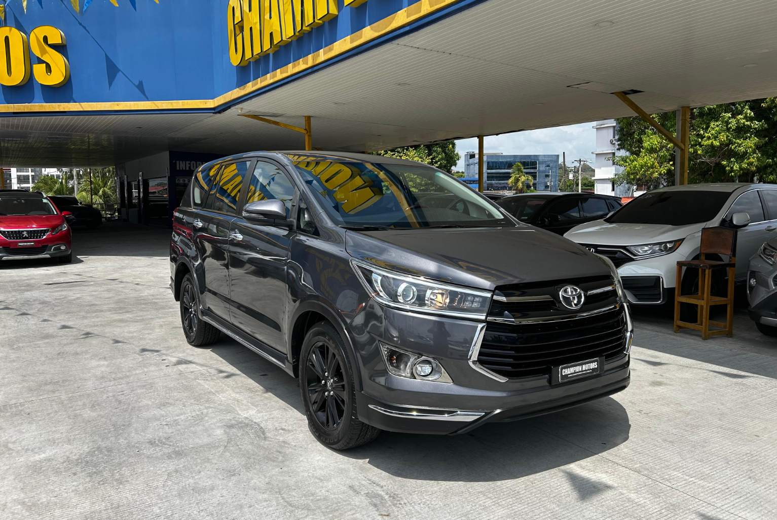 Toyota Innova 2021 Automático color Gris, Imagen #3
