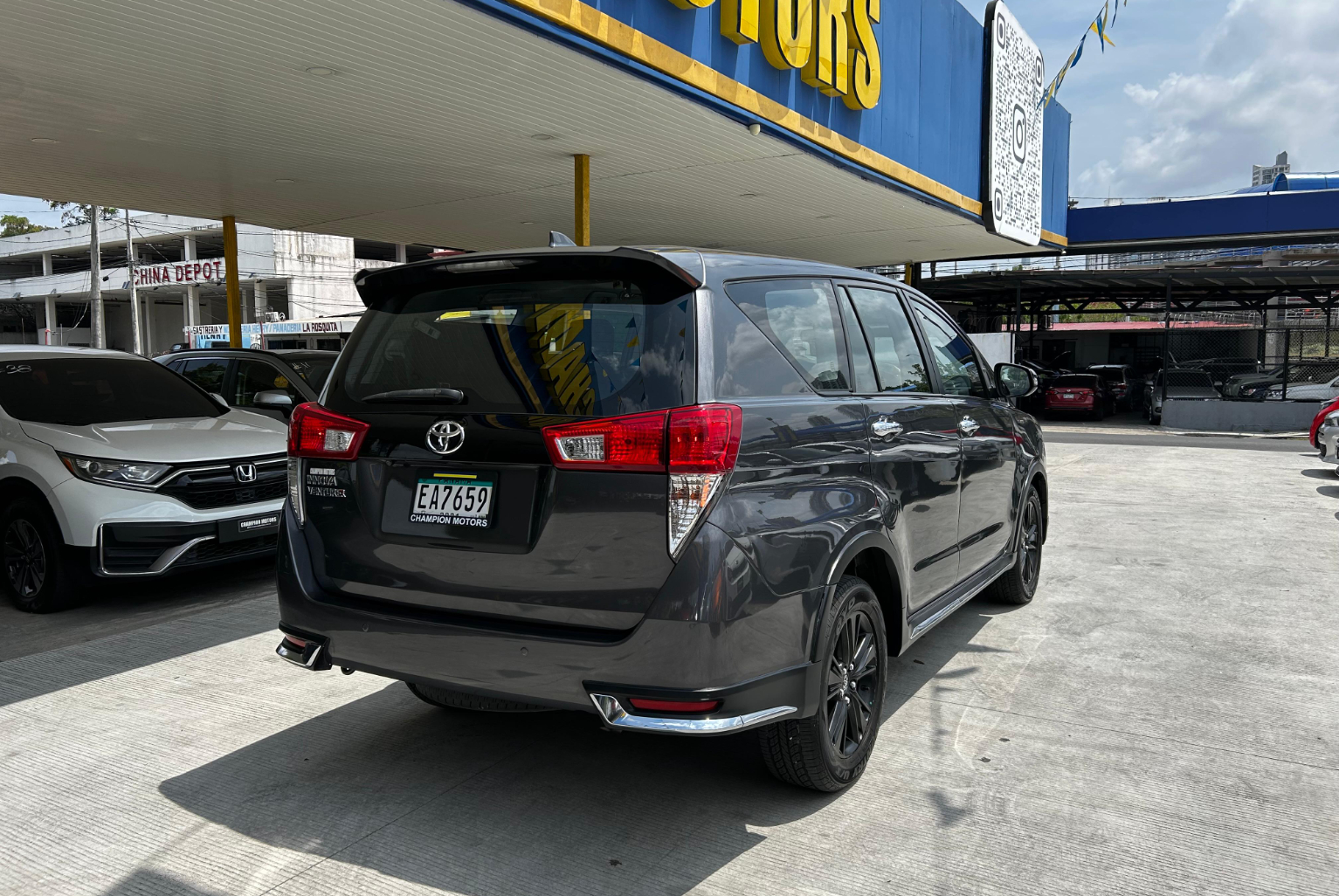 Toyota Innova 2021 Automático color Gris, Imagen #4