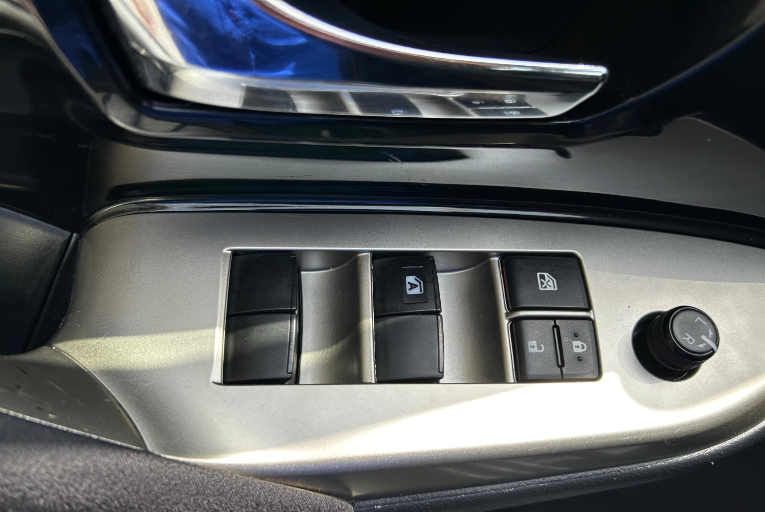 Toyota Innova 2021 Automático color Gris, Imagen #12