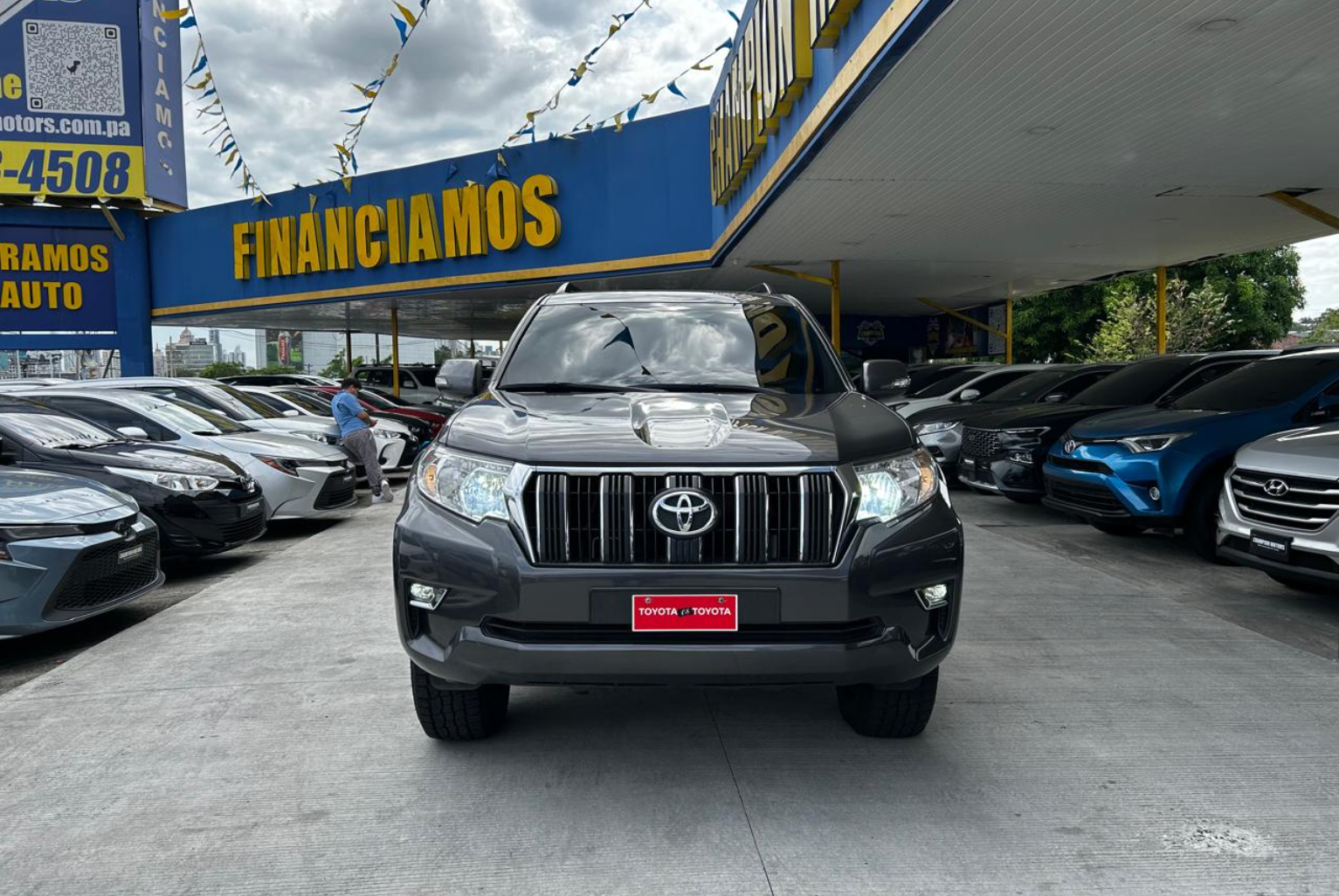 Toyota Prado 2020 Automático color Gris, Imagen #2