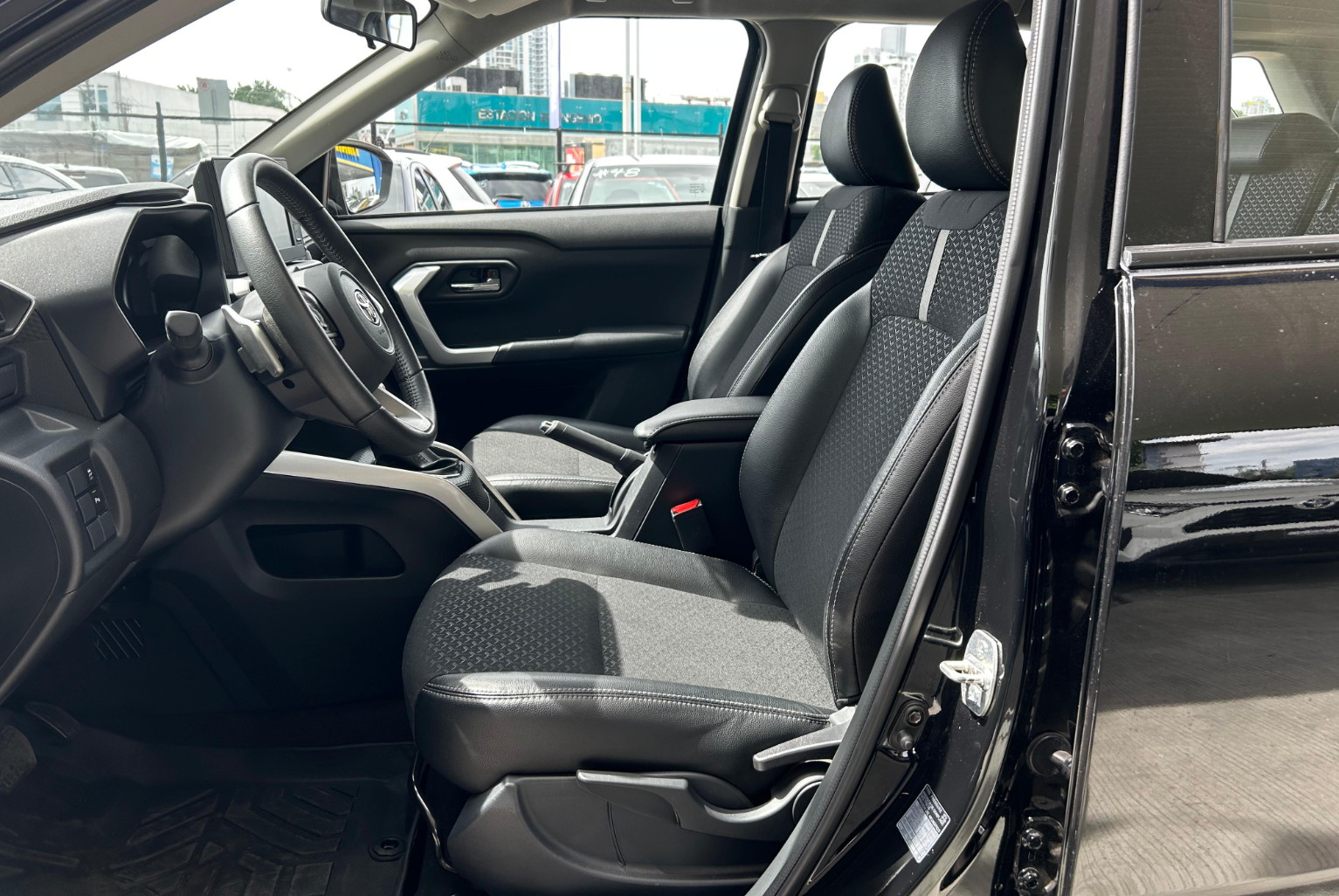 Toyota Raize 2023 Automático color Negro, Imagen #8